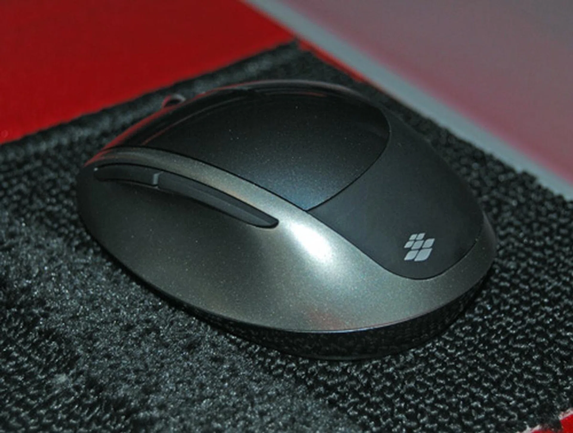  The Explorer mouse with BlueTrack technology comes in two sizes, standard and mini. This is the mini one, ideal for the frequent traveller. The standard size Explorer mouse will be available in the fourth quarter of 2008 for an estimated retail price of S$109.90, while the Mini version will retail at S$79.90.  