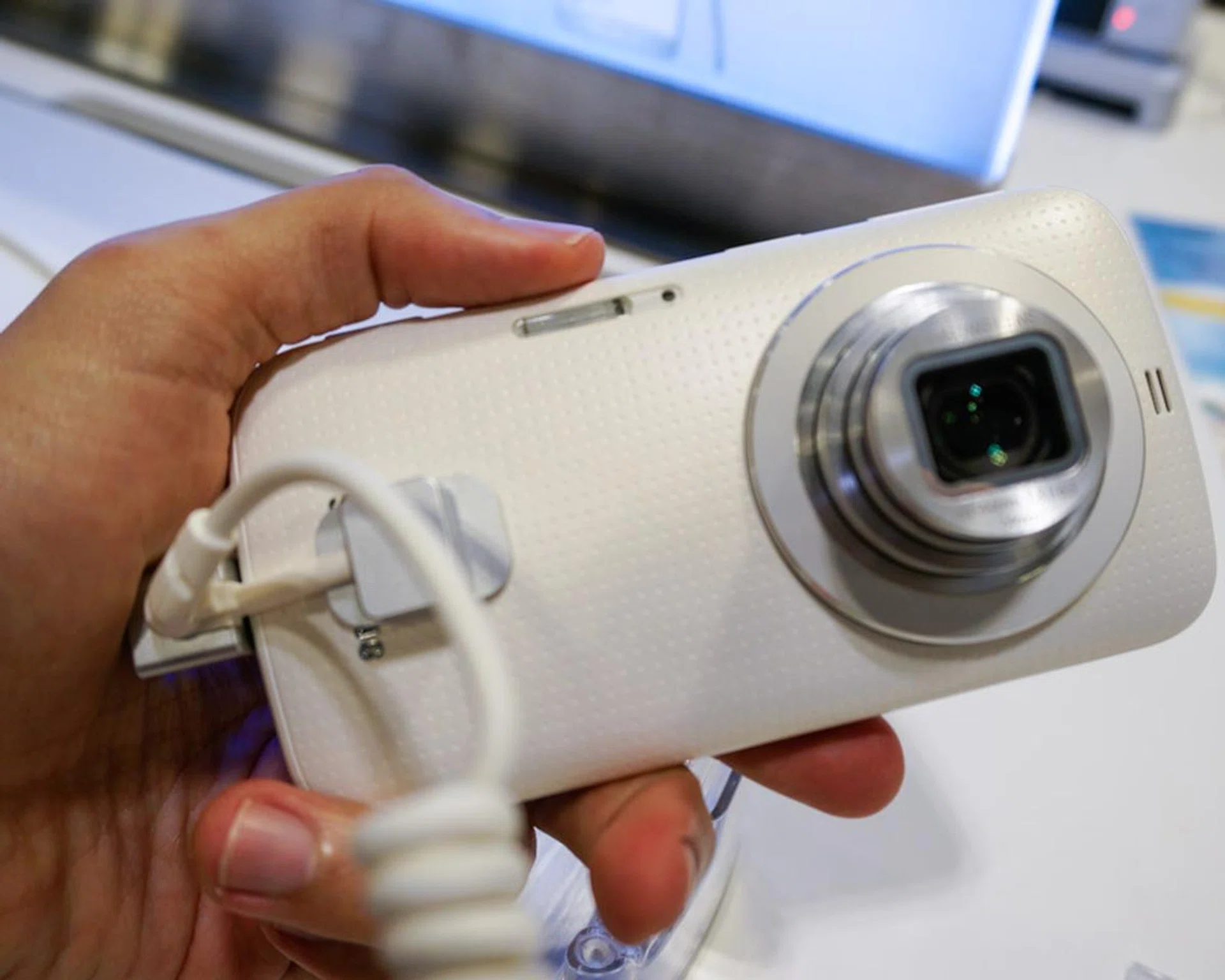 This smartphone camera from last year is now going at a special show price of $449 (usual price $798). The Samsung Galaxy K zoom is running on Android 4.4 (Kit Kat), has a 10X optical zoom on its 20.7-Megapixel main camera, and features a 4.8” Super AMOLED display. It comes with a 8GB MicroSD card, but you’ll also get a free 64GB MicroSD card and a shock-proof case thrown in when you buy at the show. 