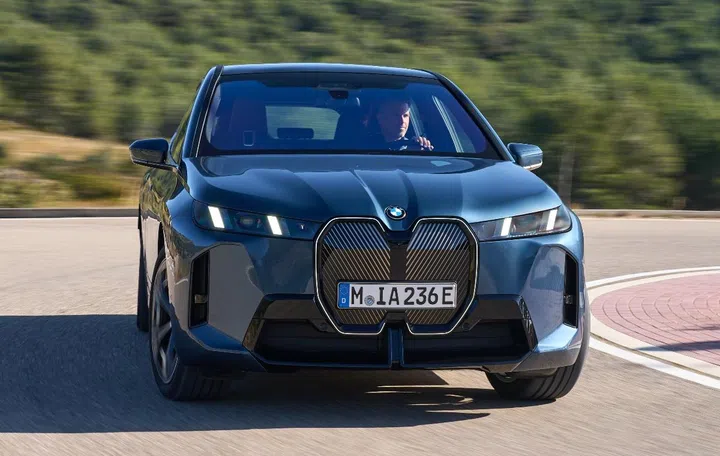 The new facelifted BMW iX with the M Sport pack. Photo: BMW