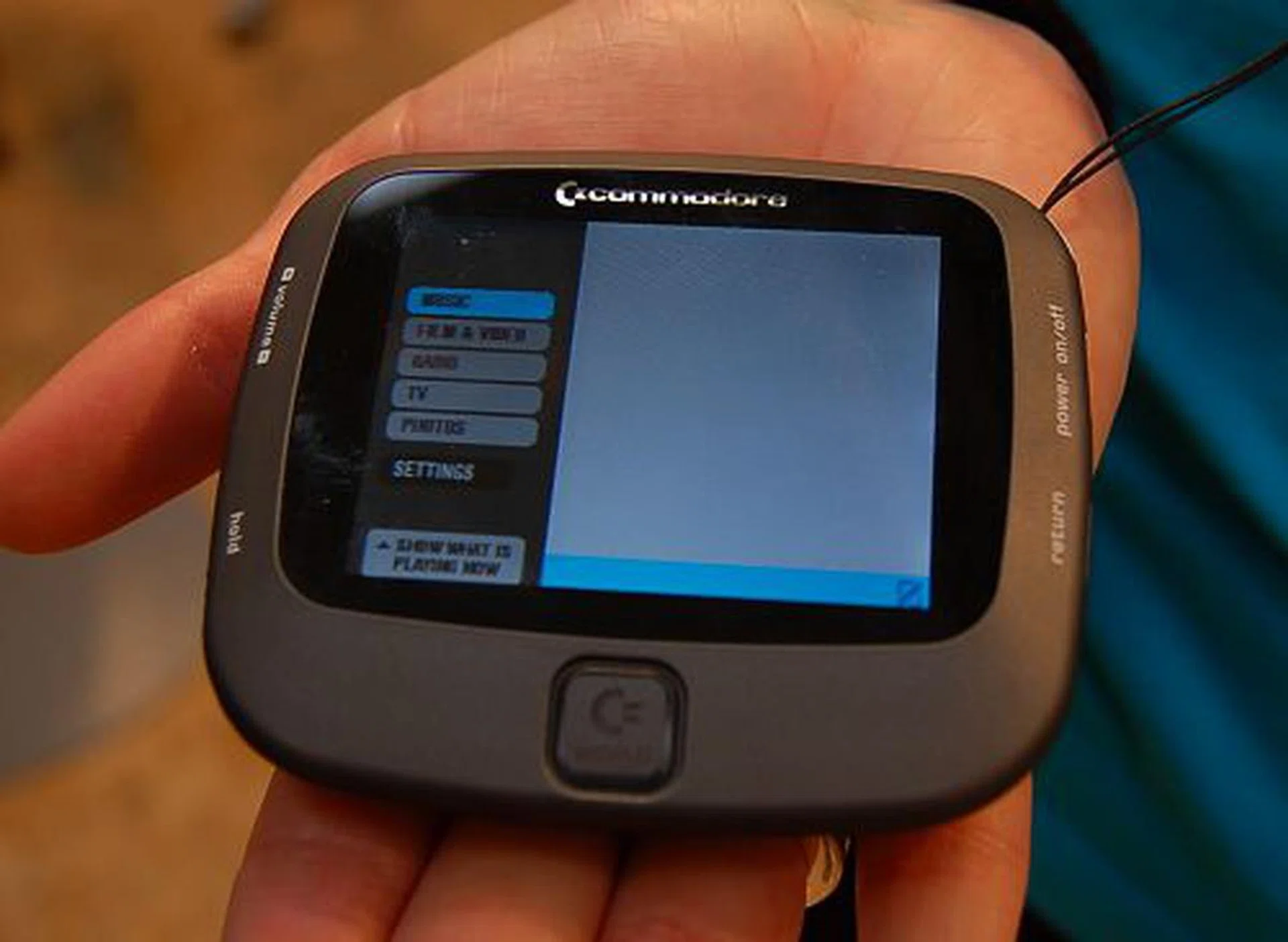  Its dimensions are a handy 84 x 72 x 17 (W x H x D) and is extremely light.  