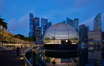 Marina Bay Sands, facing the Apple Store. Image: Apple. 