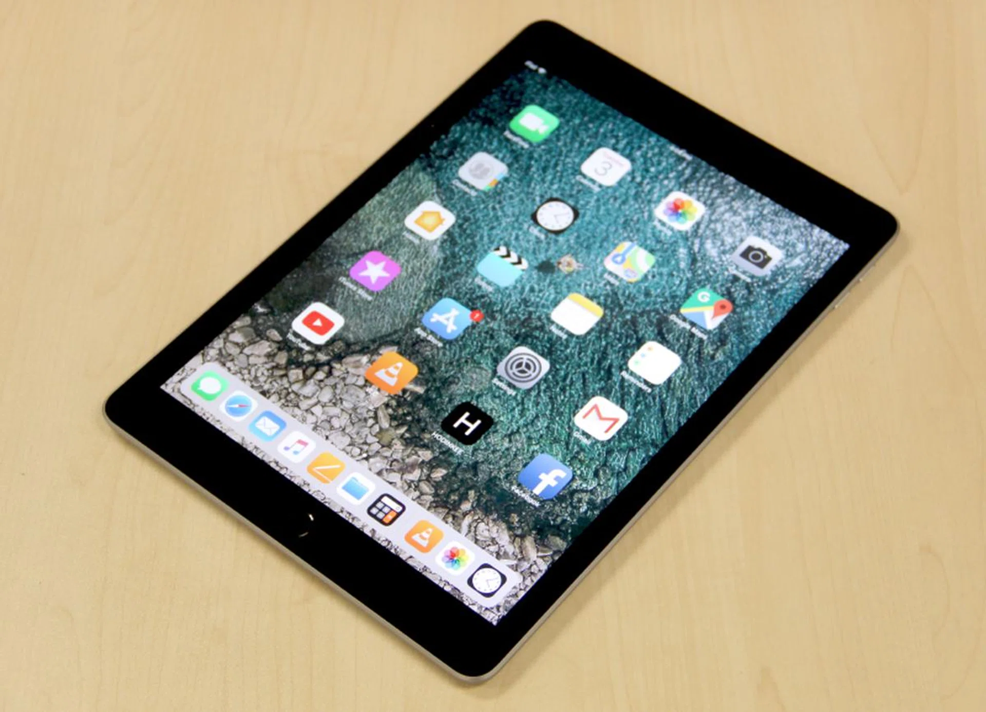 The new 9.7-inch iPad is great value and a great tablet for most people. 