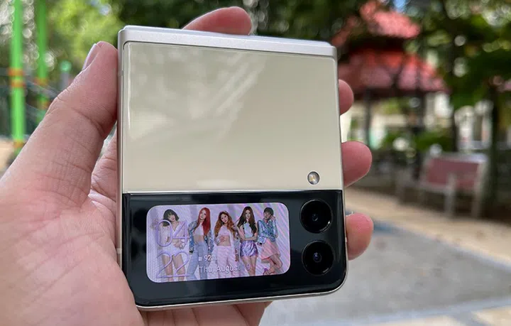 The Samsung Galaxy Z Flip3 is the world's most popular foldable phone model in 2021 according to Omdia.