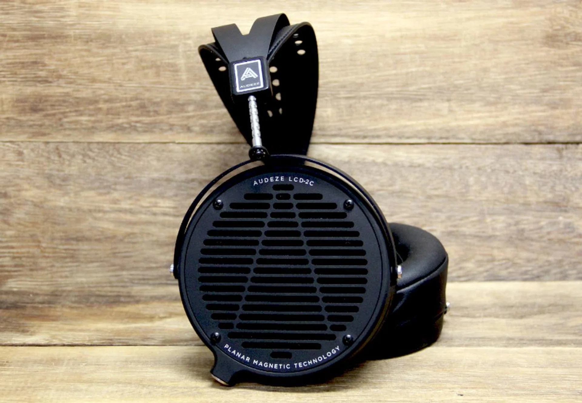 Say hi to the Audeze LCD2 Classic.