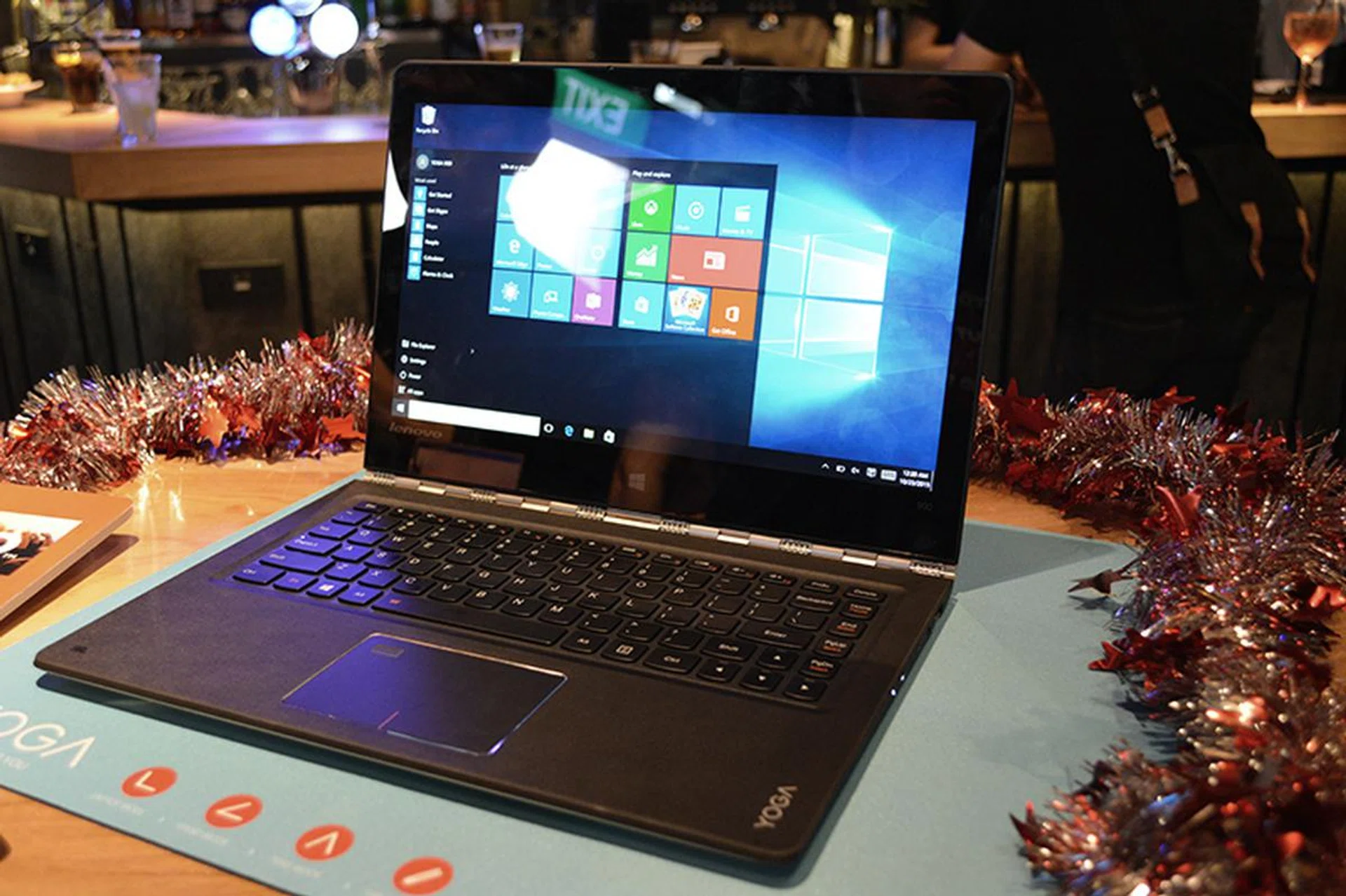 The Yoga 900 is targeted at users who want a high performance and portable convertible.