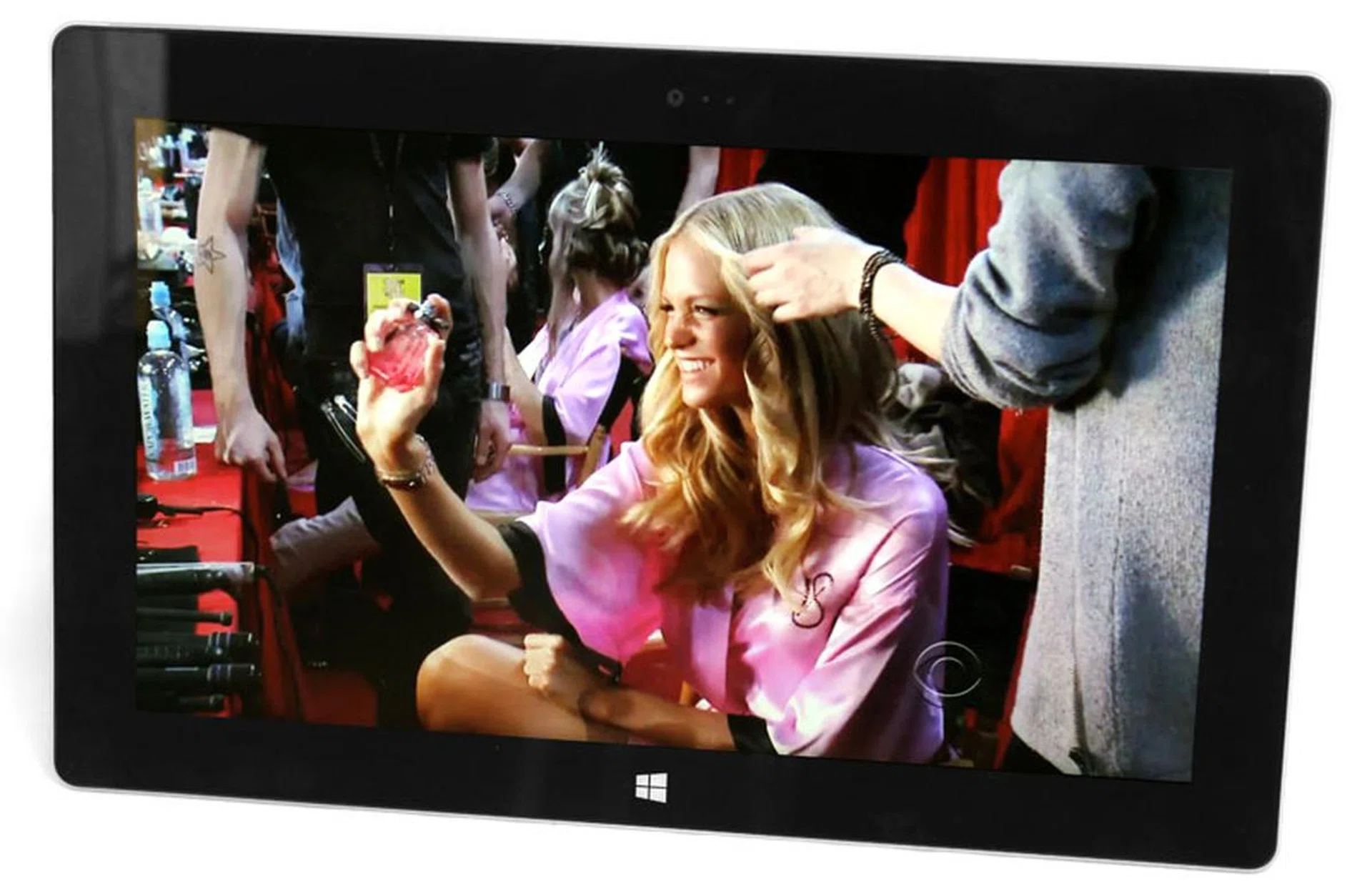 The Surface 2 has a fantastic display with bright, vivid colors, deep contrast and wide viewing angles.