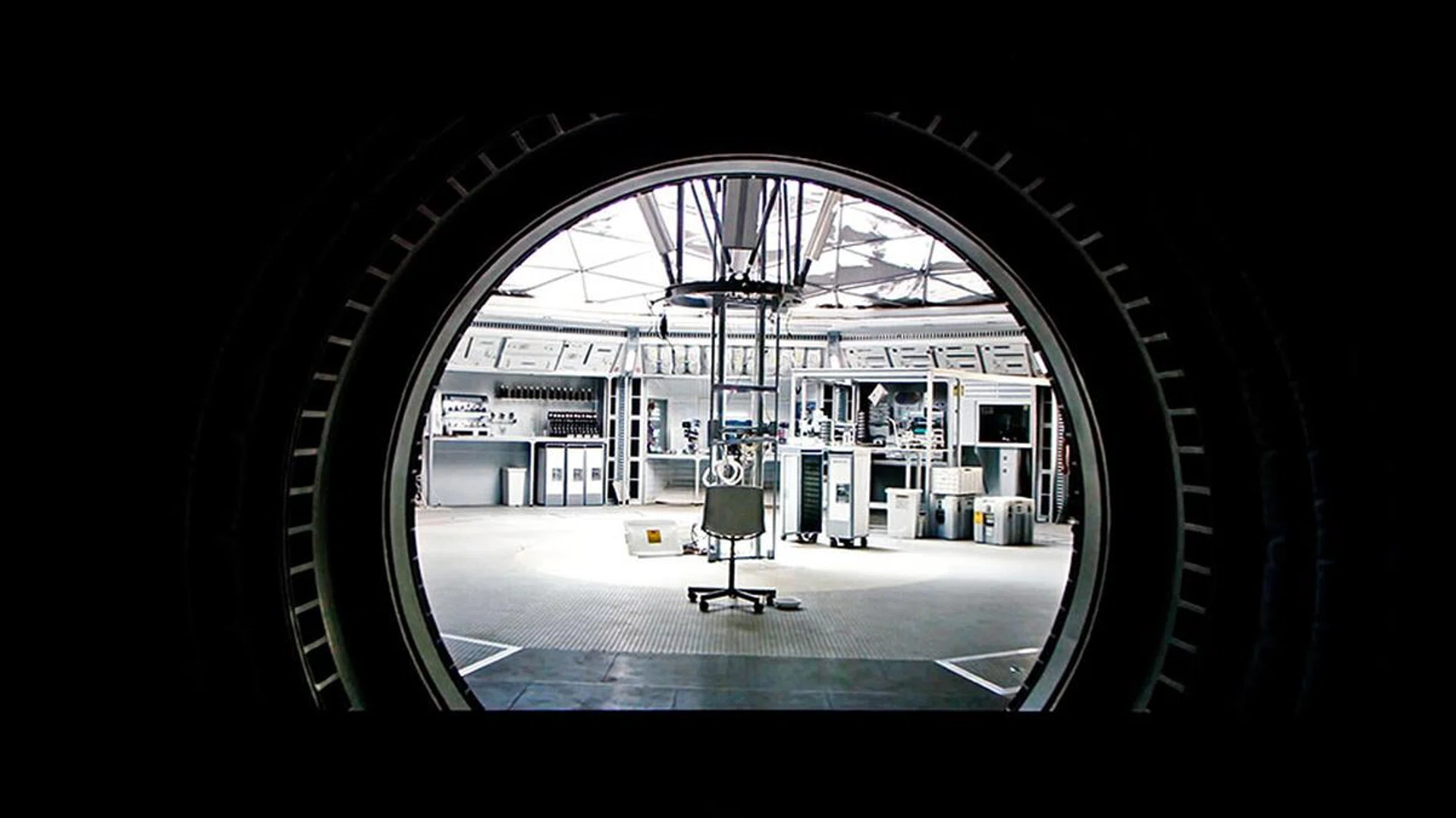 For an edge-lit TV, the KS9000's black level performance is actually pretty great. (Scene from The Martian.)