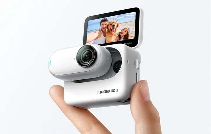 The detachable case of the Insta360 Go 3 has a flip touchscreen.