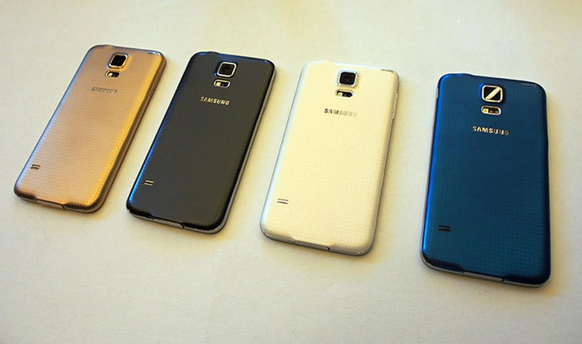 All four S5 launch colors.