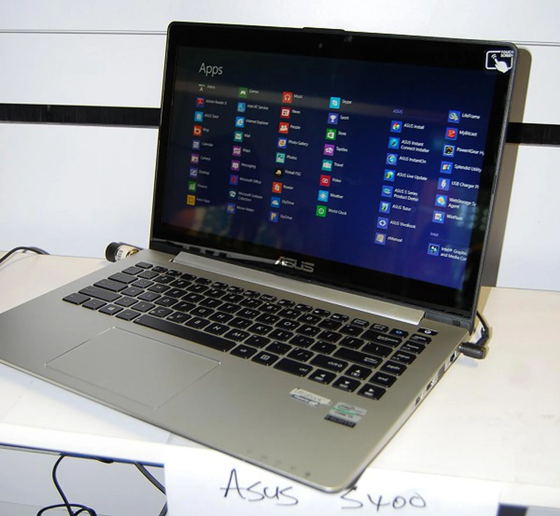 The Zenbook Prime however doesn't have a touchscreen. The ASUS Vivobook S400 pictured here is a 14-inch machine with a touchscreen and goes for only S$1049. While the screen resolution is just 1366 x 768 pixels, the other specs are similar to the Zenbook Prime UX32VD such as a Core i5-3337, 8GB RAM, 500GB HDD with a 24GB SSD cache. Graphics matters are taken care of the CPU's internal graphics core.