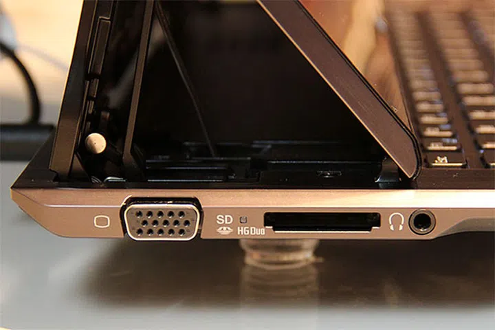 On the left flank you'll find the headphones port, the Memory Stick / SD card combined slot, and the VGA port. We wonder if Sony could make the Duo 11 smaller if they were to remove the VGA port.