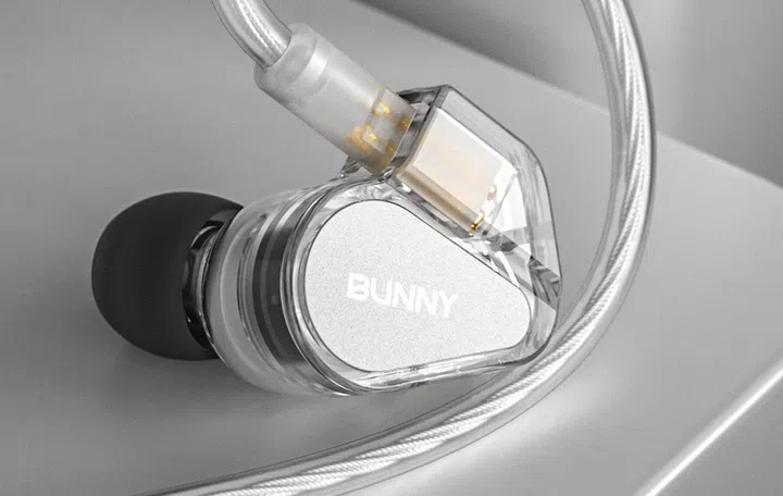The Tanchjim Bunny comes in a transparent shell. Photo: Tanchjim