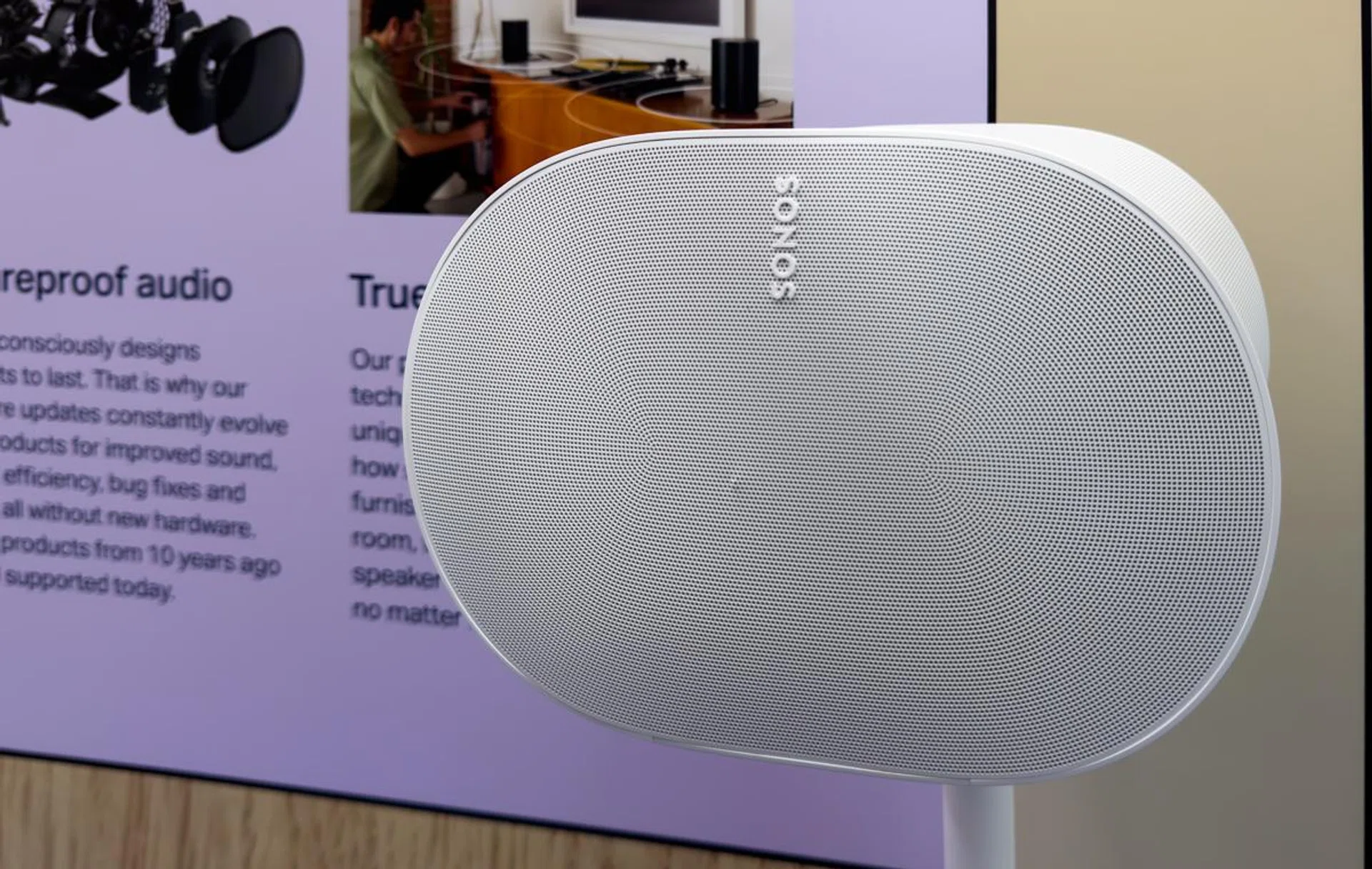 Sonos Era 300.