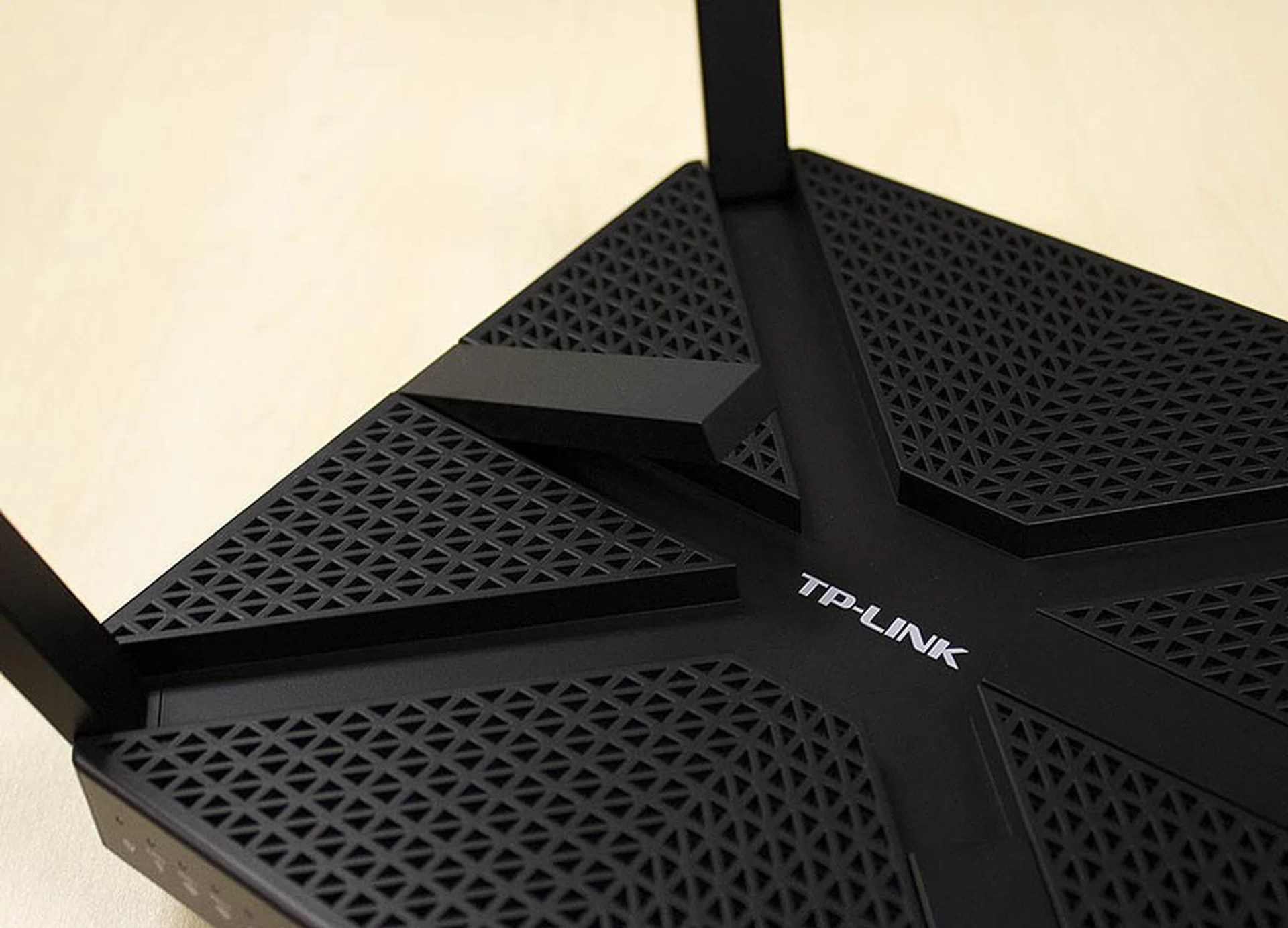 The antennas are non-removable, but they can be folded neatly into cutouts in the router.
