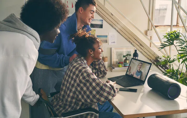 Sony SRS-XG300 (right).