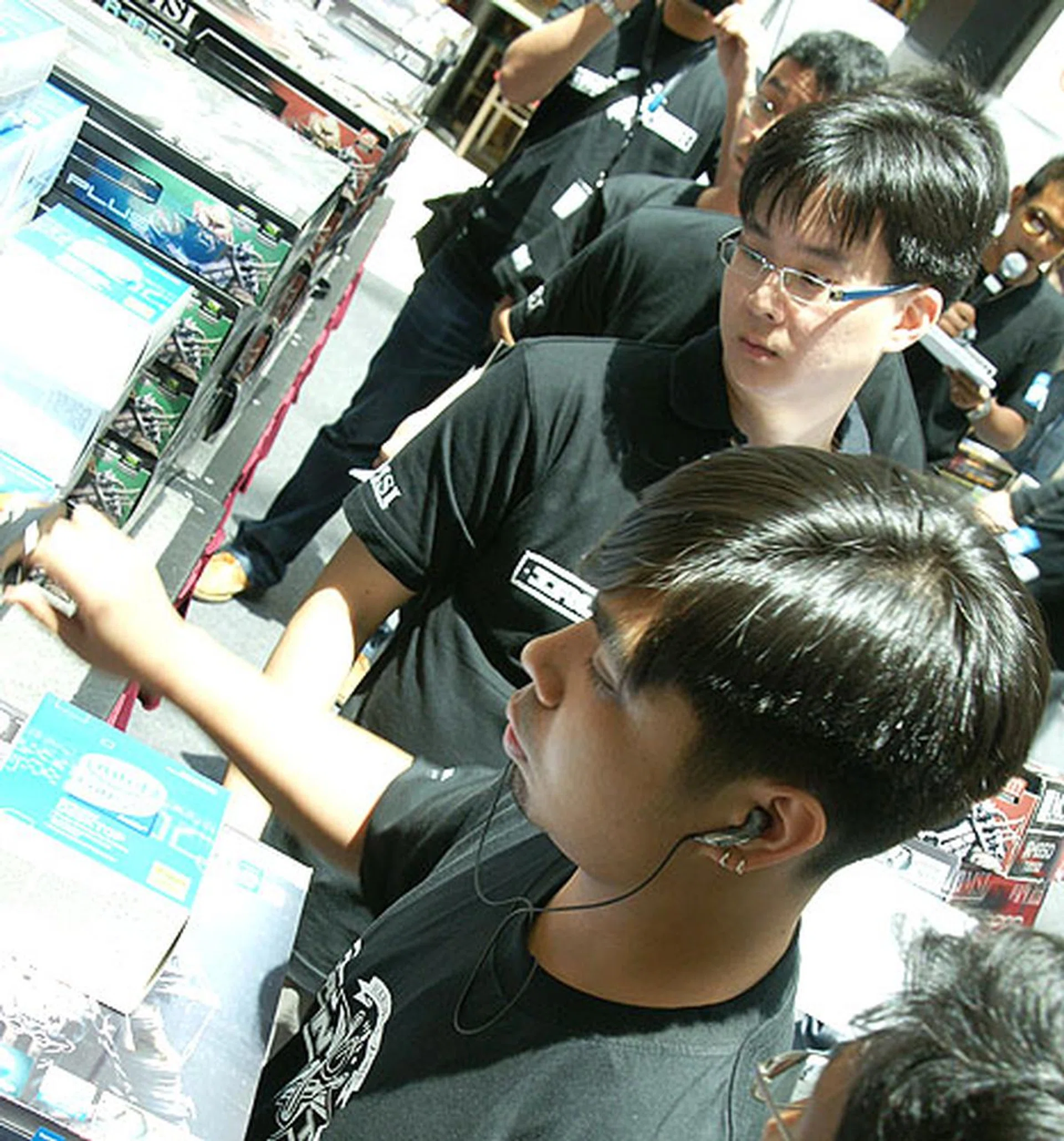  Is someone telling Gil Navarro which components to pick?  