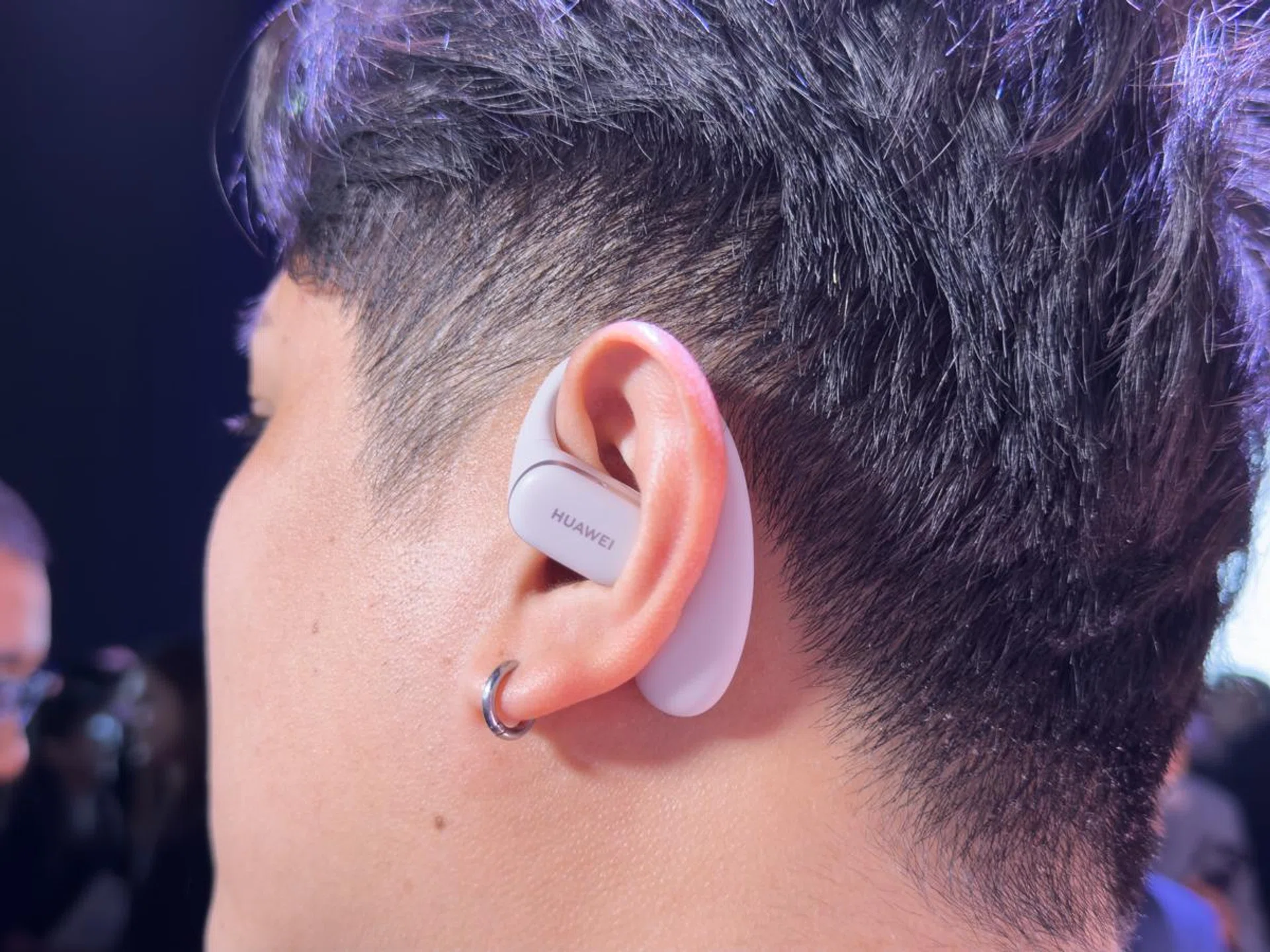 Huawei FreeArc in purple. Photo: HWZ.