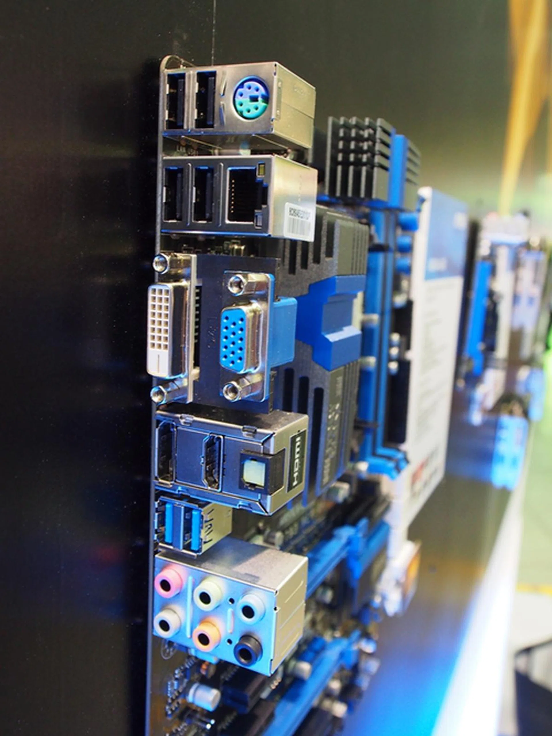There is no shortage of video connectors here but there are only two USB 3.0 ports here.