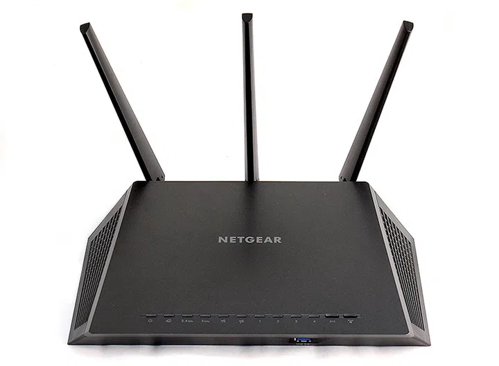 The Netgear Nighthawk R7000 has a beta firmware that will patch its command injection security loophole. loophole