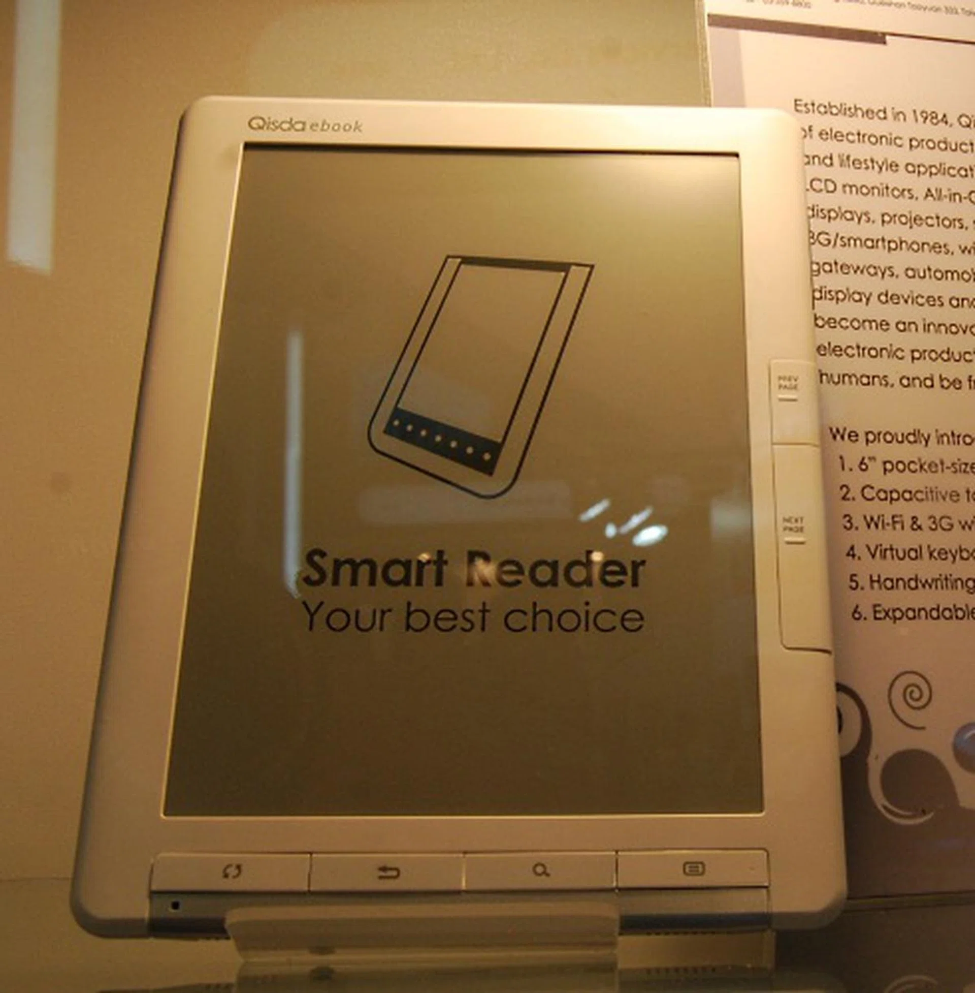 The Qisda ebook reader comes in the usual two sizes of 6-inch and 9-inch but with a capacitance touch screen, handwriting support and Wi-Fi and 3G connectivity. A microSD slot is also present. From these specs, it certainly looks like a capable ebook reader.