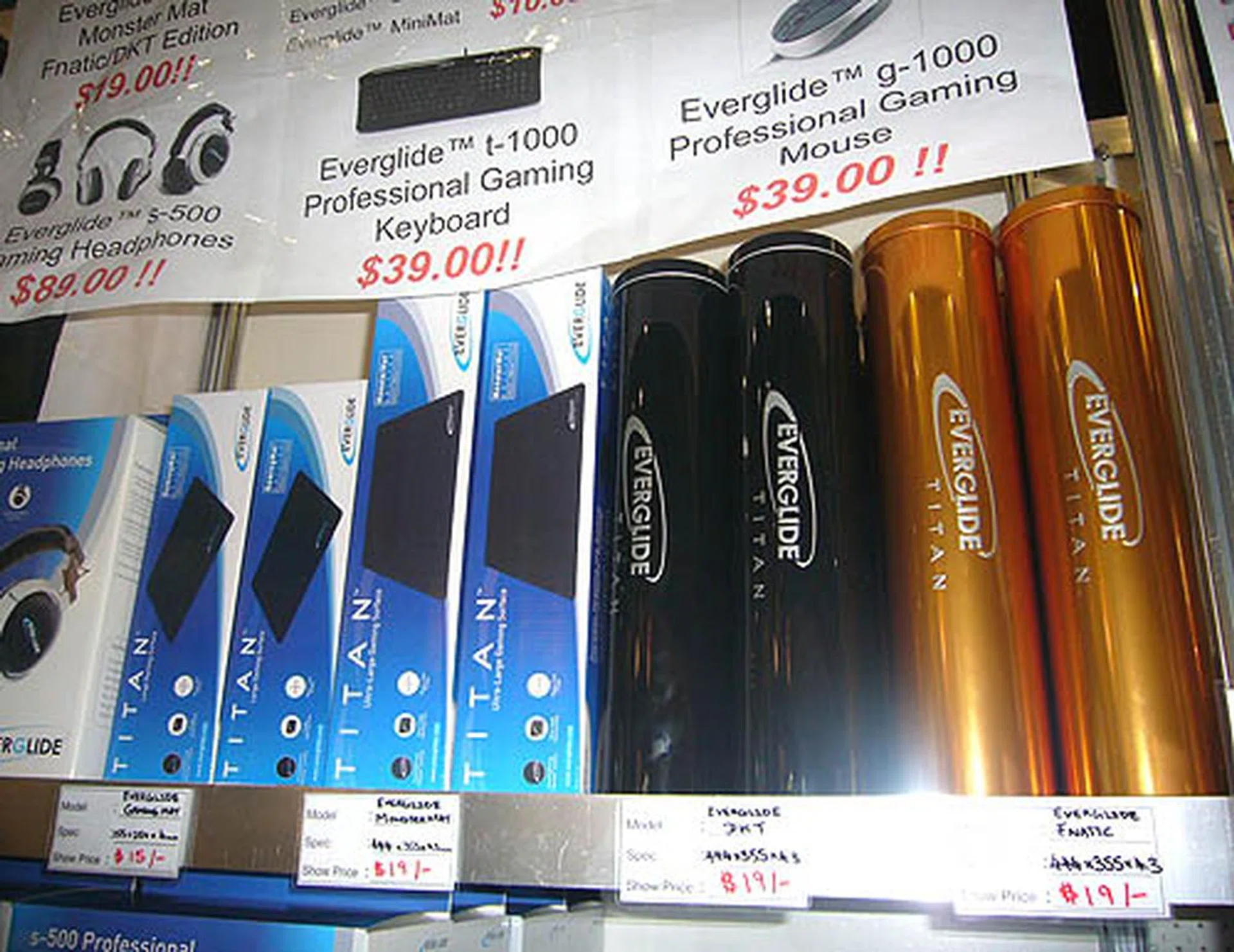  Ban Leong's booth at #1760 had many accessories for sale, including a comprehensive range of Everglide products.  