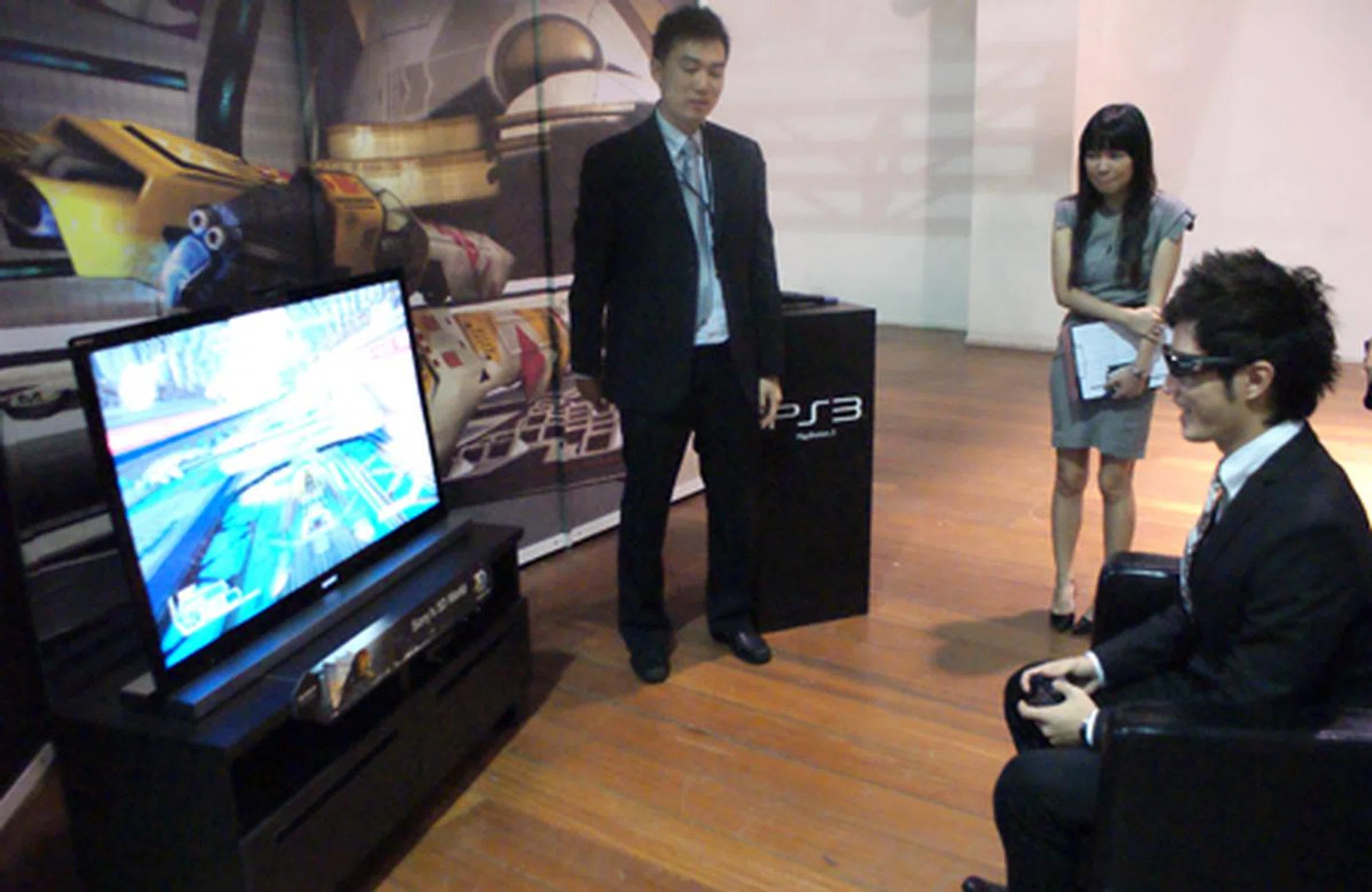 Is there anything the PlayStation3 can't do? Besides tackling 3D featured games, the latest firmware update from Sony (version 3.50) also enables the gaming console to playback 3D Blu-ray titles.