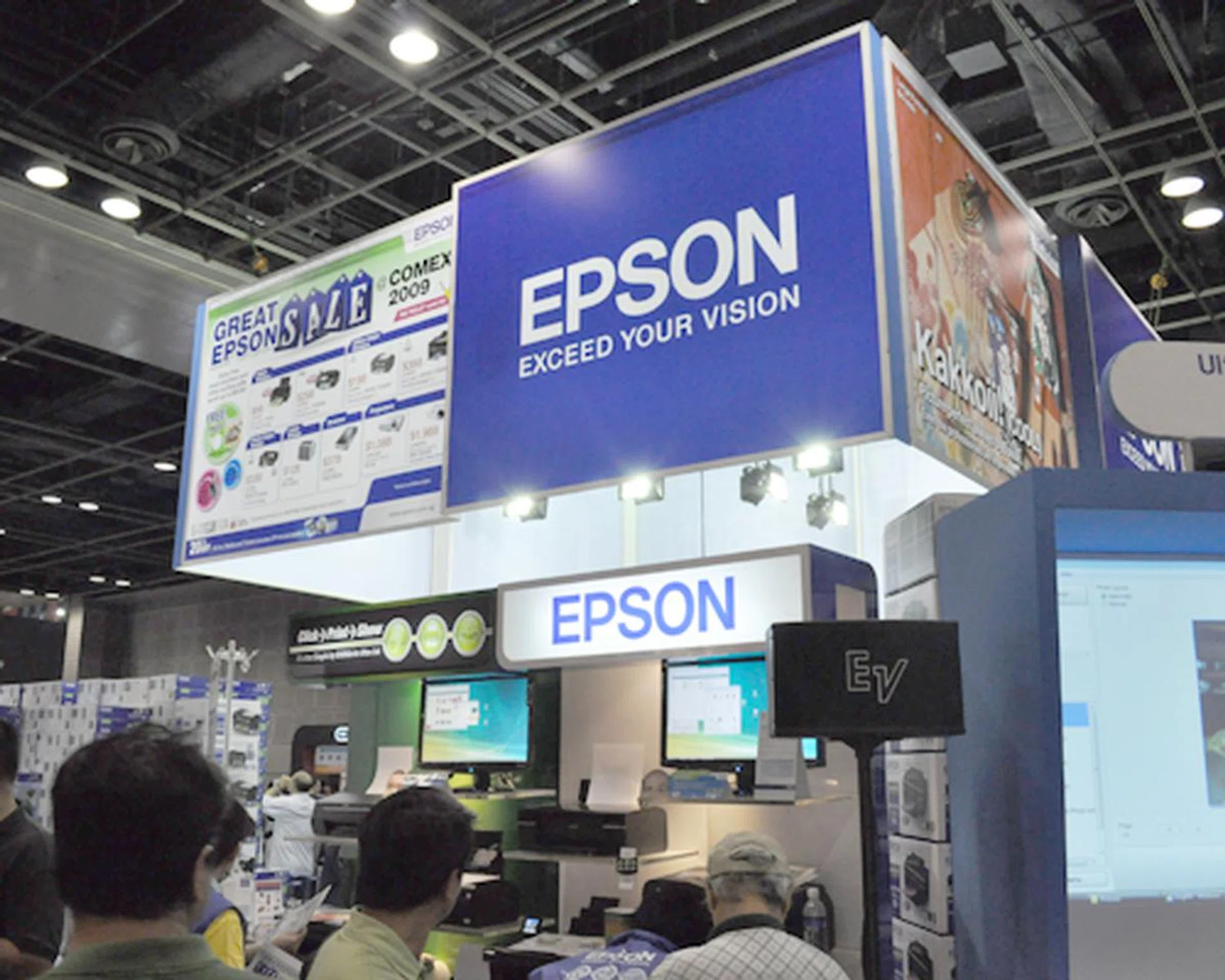 Loads of printers
and projectors at the Epson booth for Comex 2009. So if you're in the market for either one of these categories of products, feel free to drop by the Epson booth at level 4.