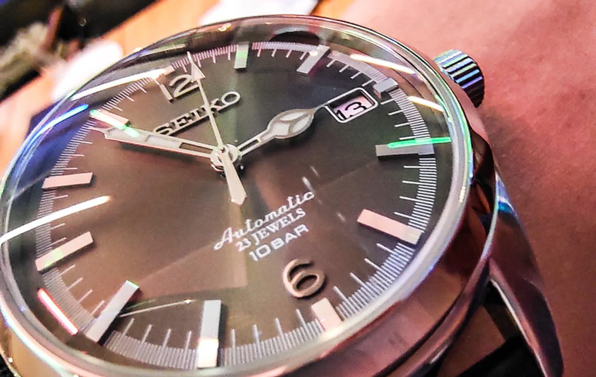 The macro mode really lets you get close. (Capture info: f/2.4 at 1/109s, ISO 50. Macro lens)