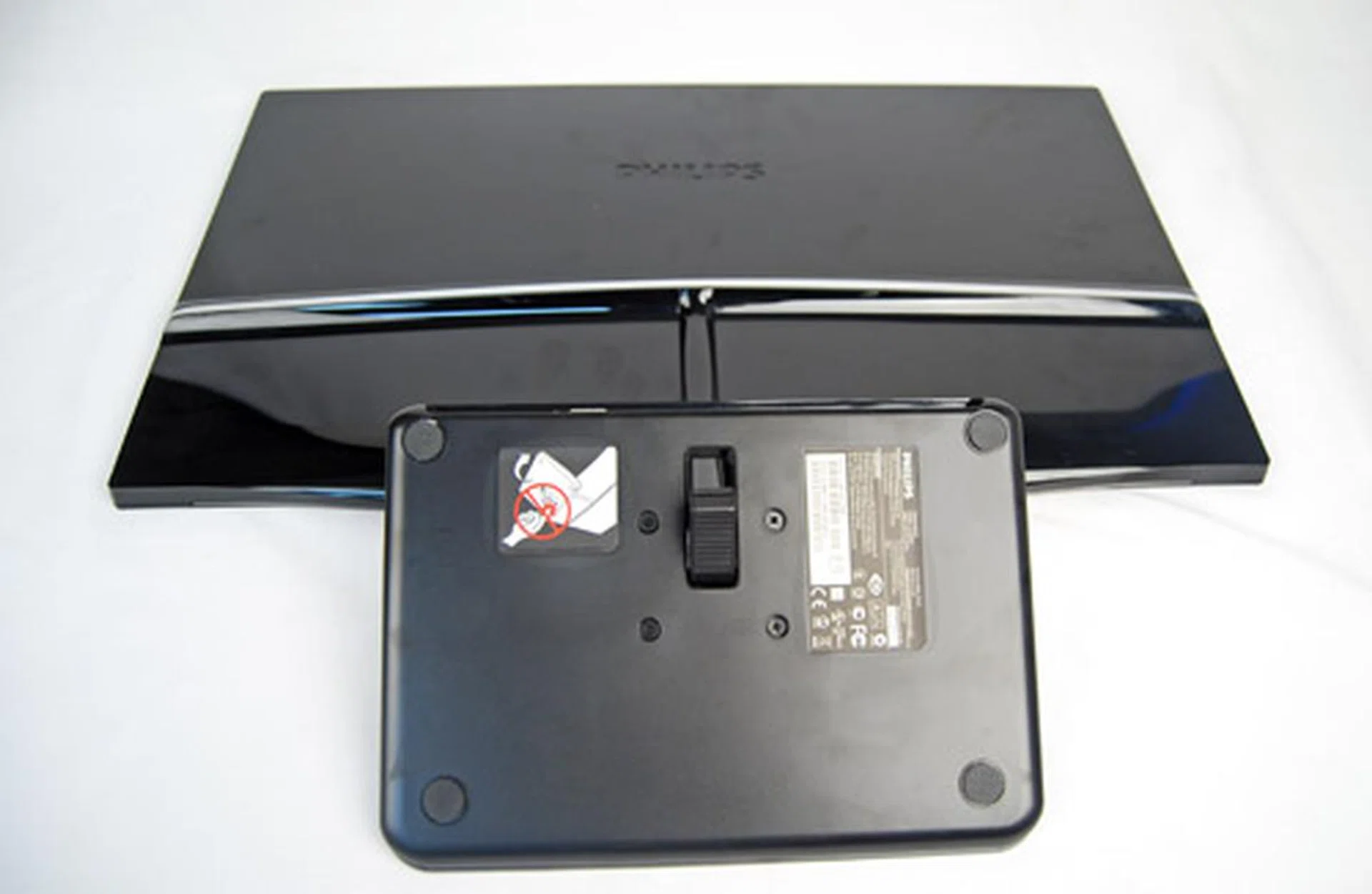 While the base can be removed, our unit came pre-assembled inside the packaging which was a nice touch on Philips part.