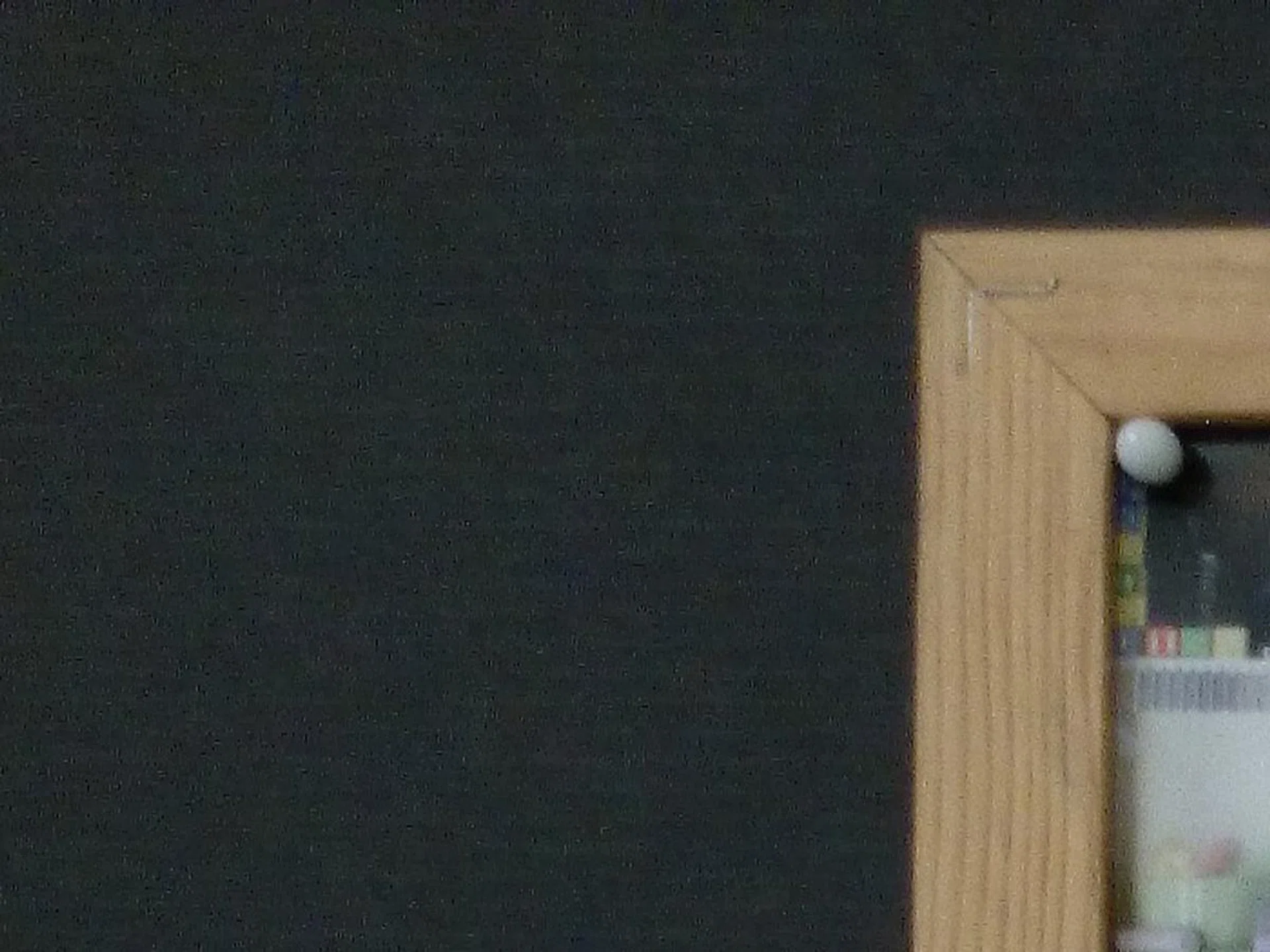 Sony Z1, 20MP, ISO 64, 100% crop.