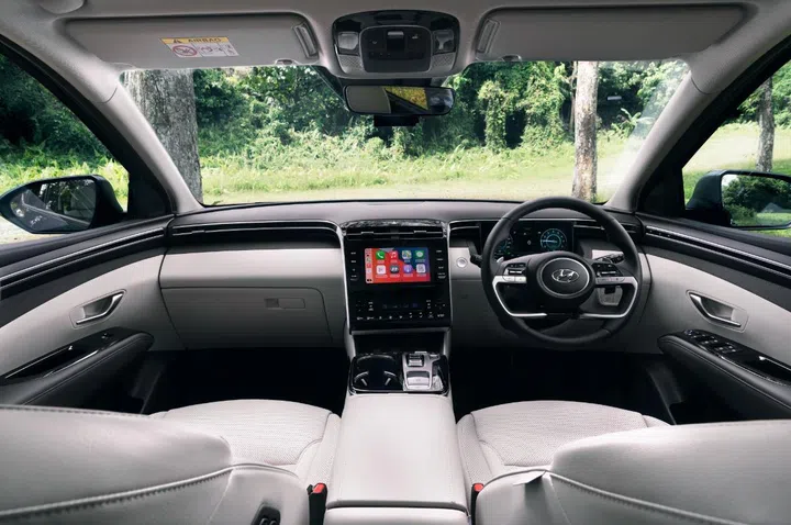 The interior looks and feels expensive. (Image source: Komoco Motors)