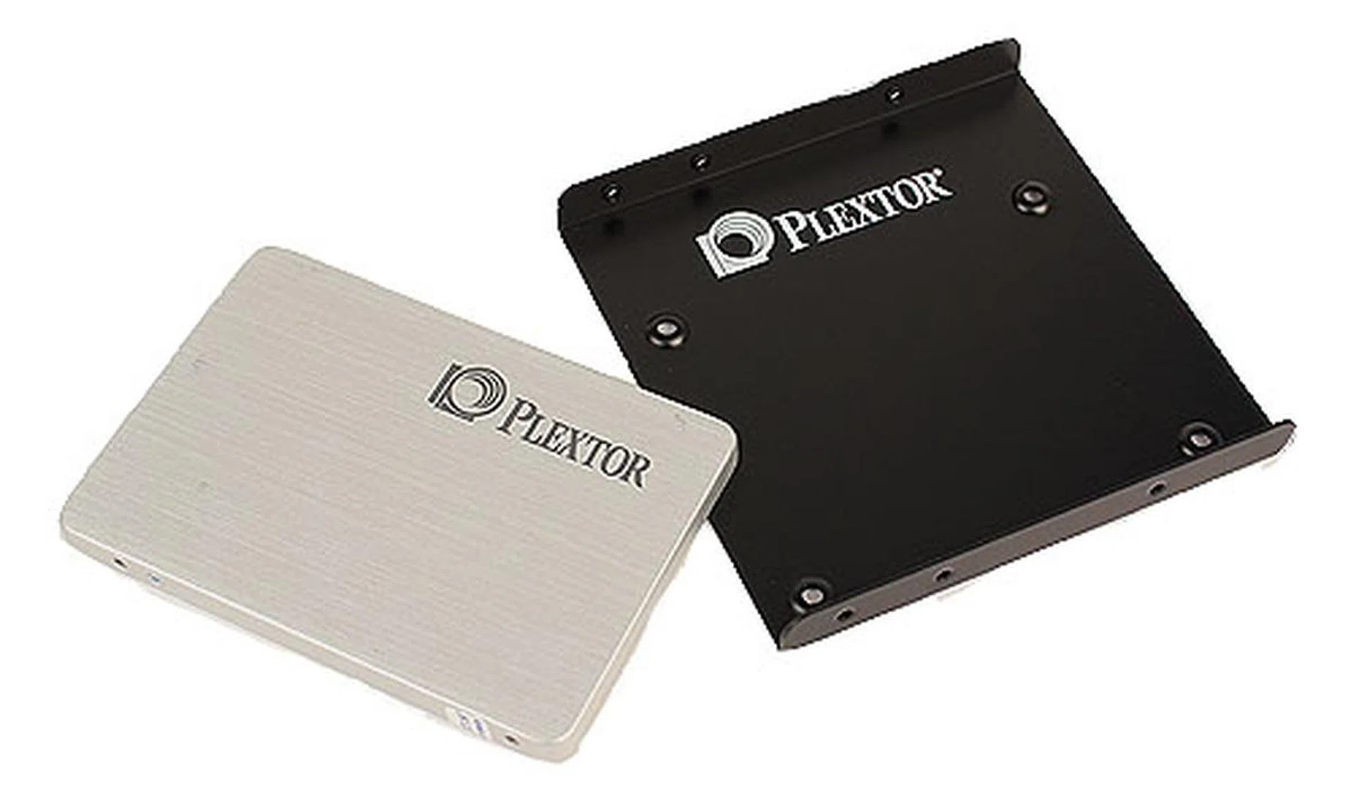 In terms of accessories, the Plextor M5 Pro comes with only an installation bracket. No SATA data or power cables.