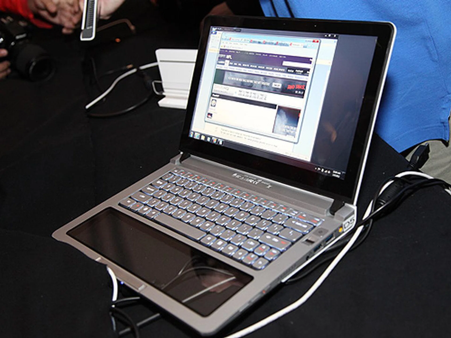 When opened, the Ultrabook looks just like any other laptop, except for its oversized clear touch panel below the keyboard. The touch panel will not react when the user's palms rest on it, thus enabling users to type naturally on the keyboard.