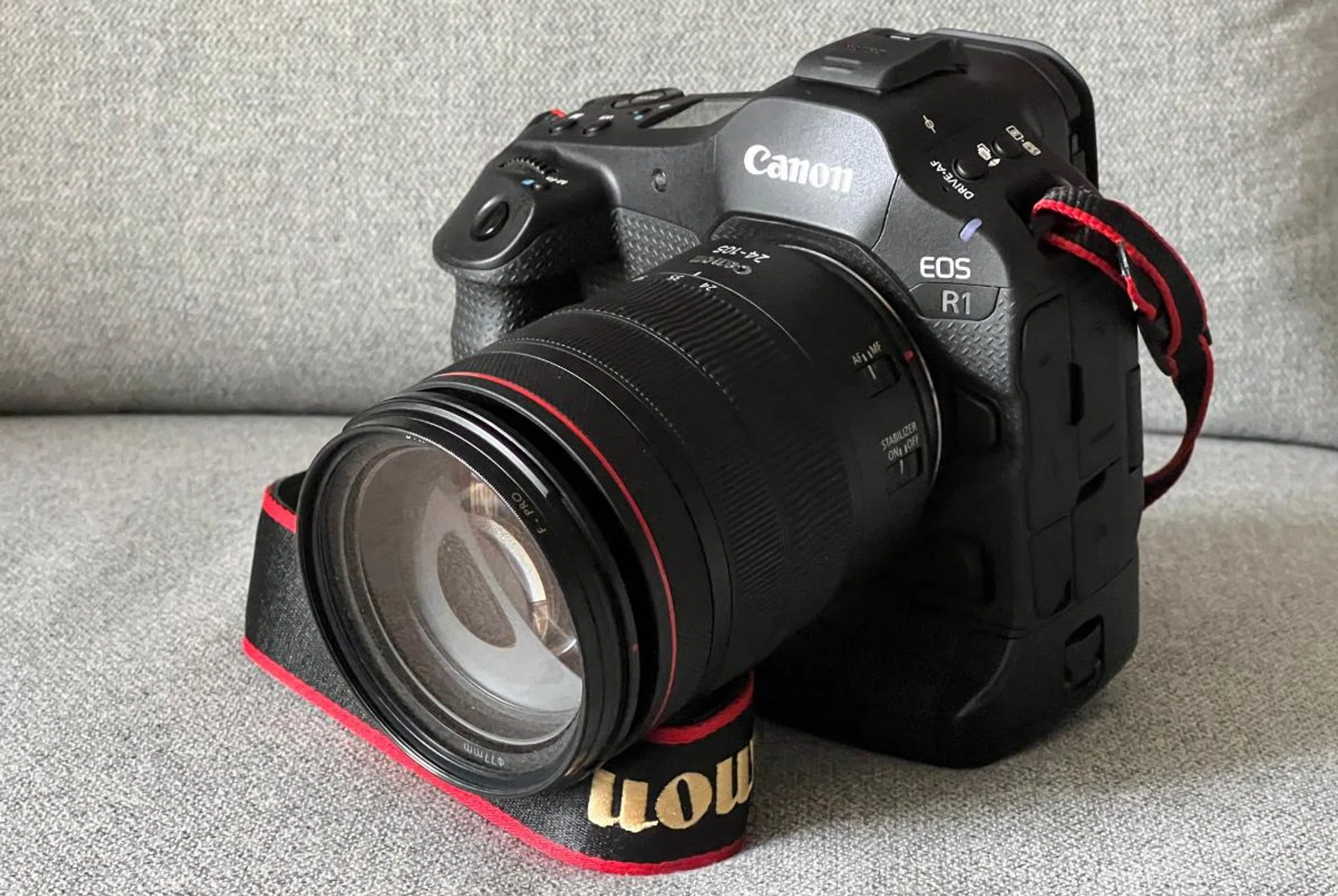 Attached to the EOS R1 is the RF 24-105mm f/4 IS USM lens. Photo: HWZ