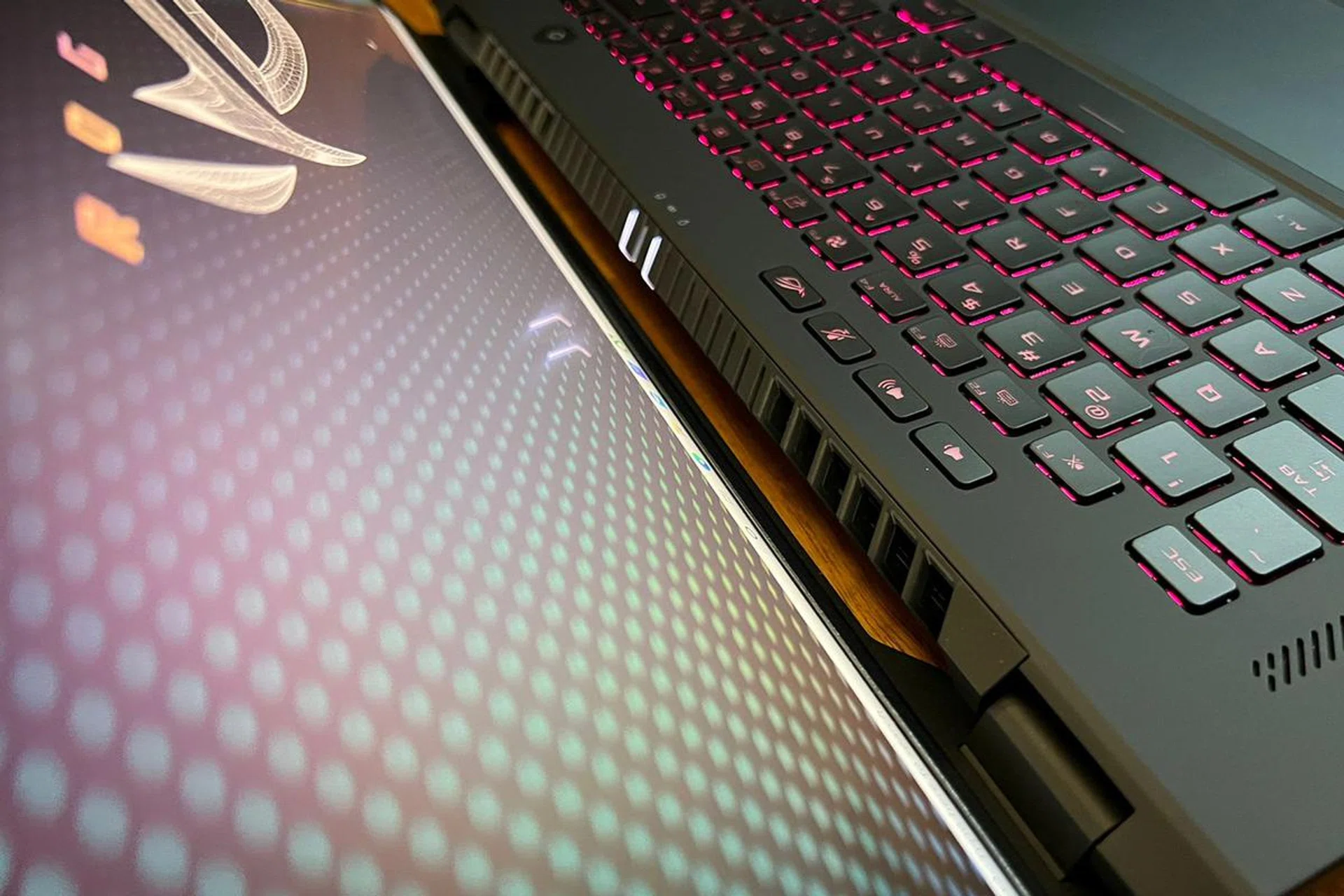 See the large cooling vent? (Click to view a larger image.)