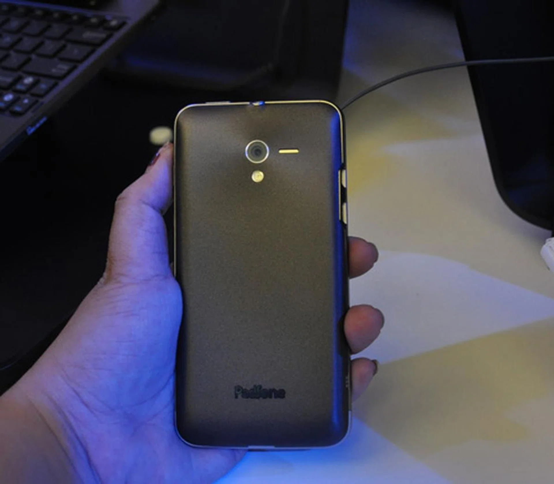 Plastic back aside, the PadFone is equipped with a 8-megapixel f 2.2 lens camera.