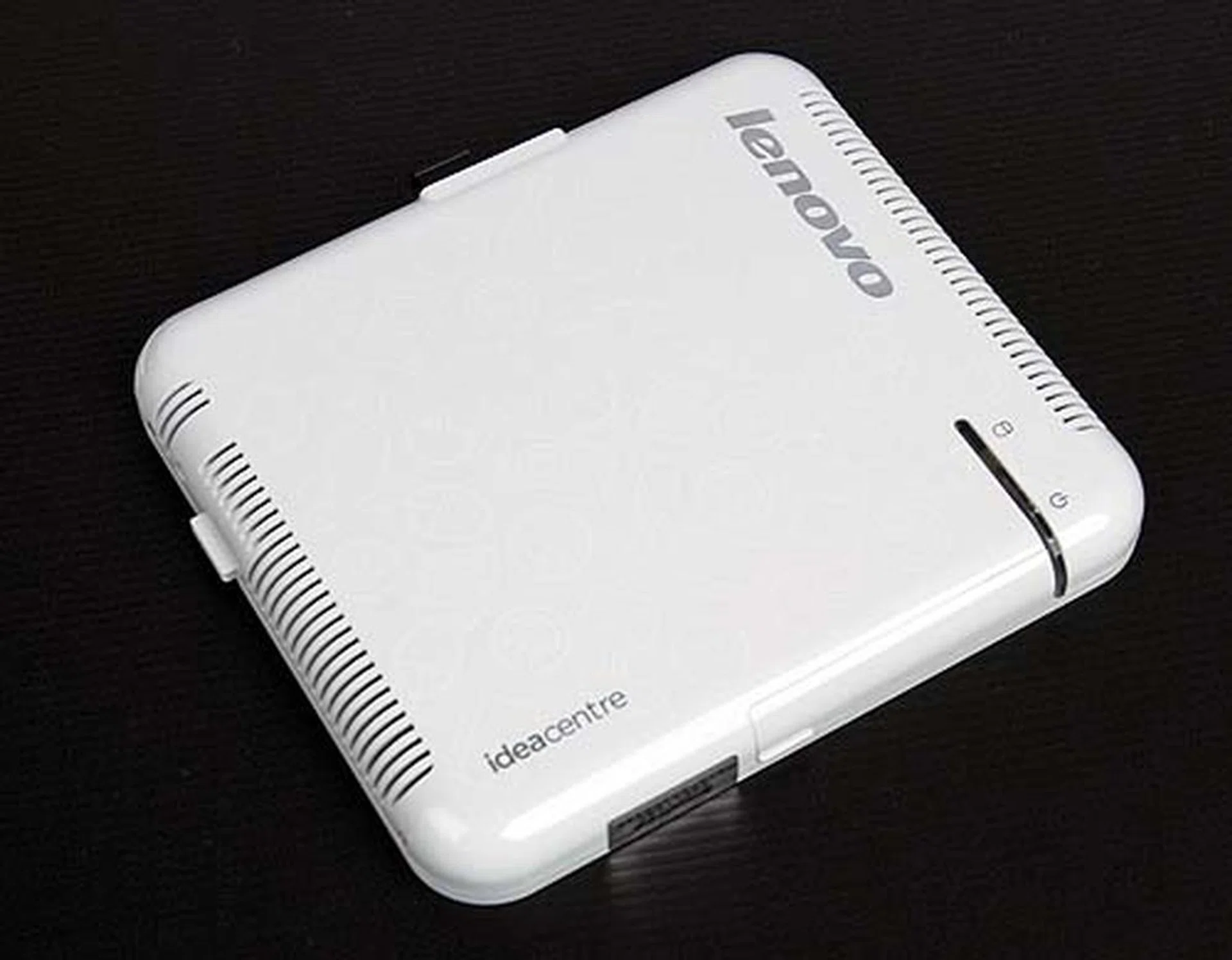 The very slim and sexy IdeaCentre Q110 that packs NVIDIA's Ion platform into its chassis.