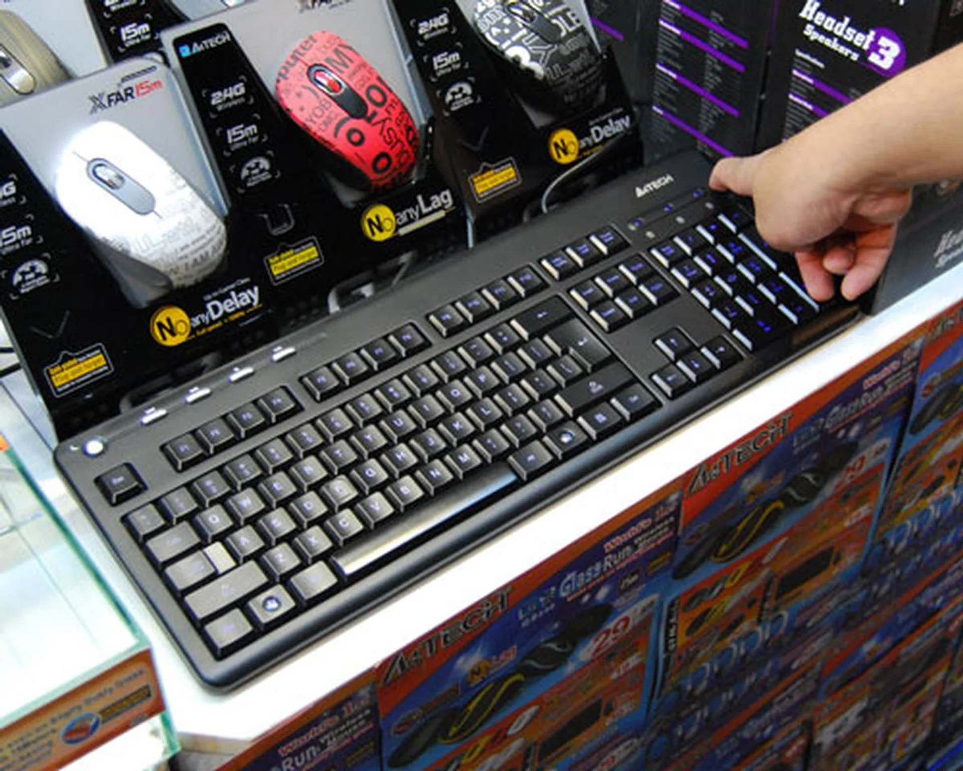 LED backlight keyboards are great if you like to work in the dark. And the A4 Tech KL-126 LED backlight keyboard sees a slashed down price to $69 from its usual $99.
