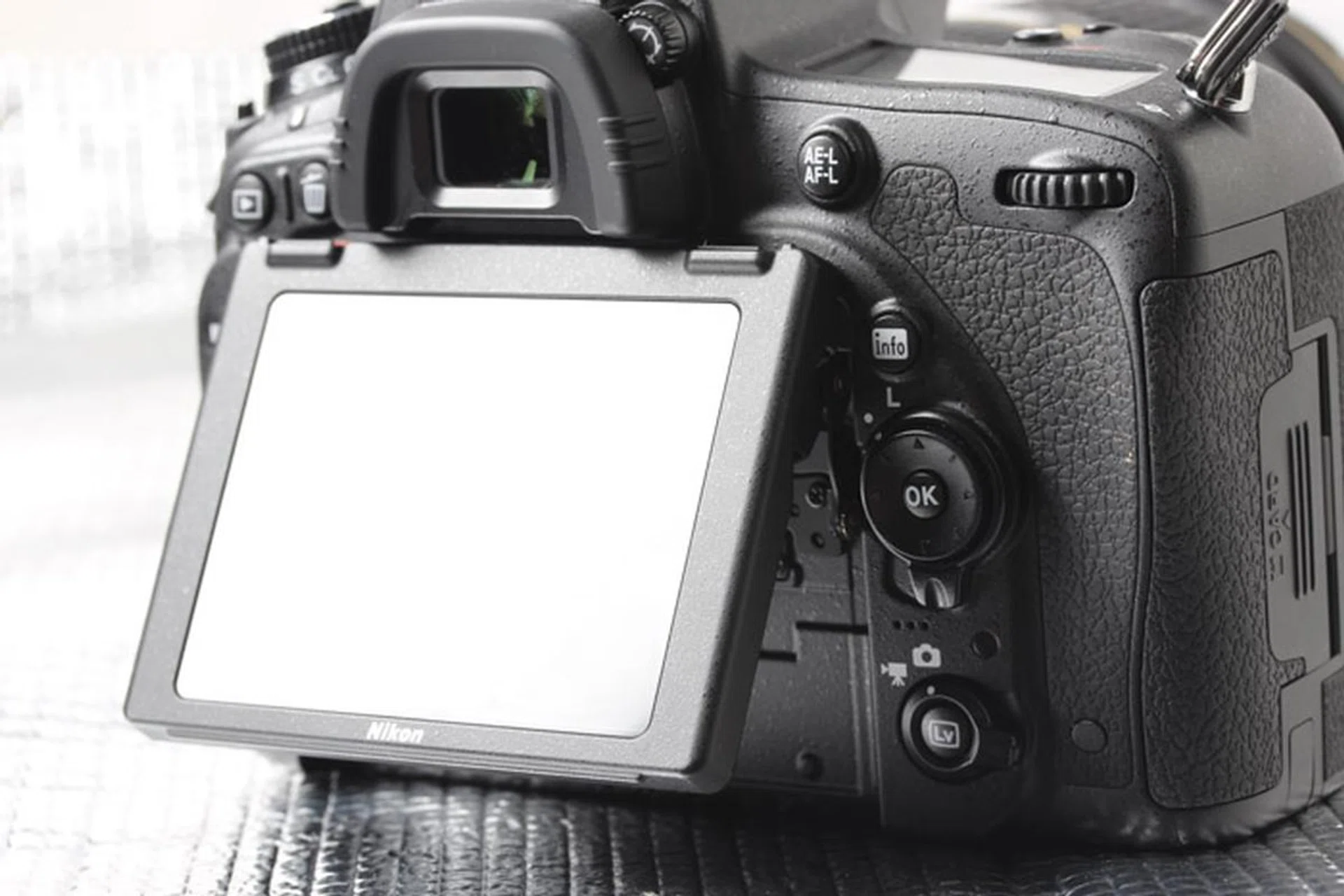 Finally! A tilting LCD on a full-frame Nikon camera.