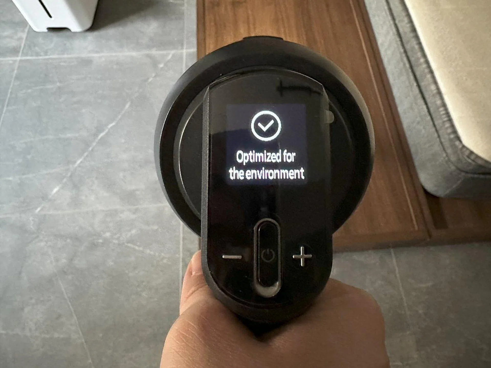 The Bespoke Jet AI will automatically adjust power when moving from different environments like a tiled floor and wooden platform.