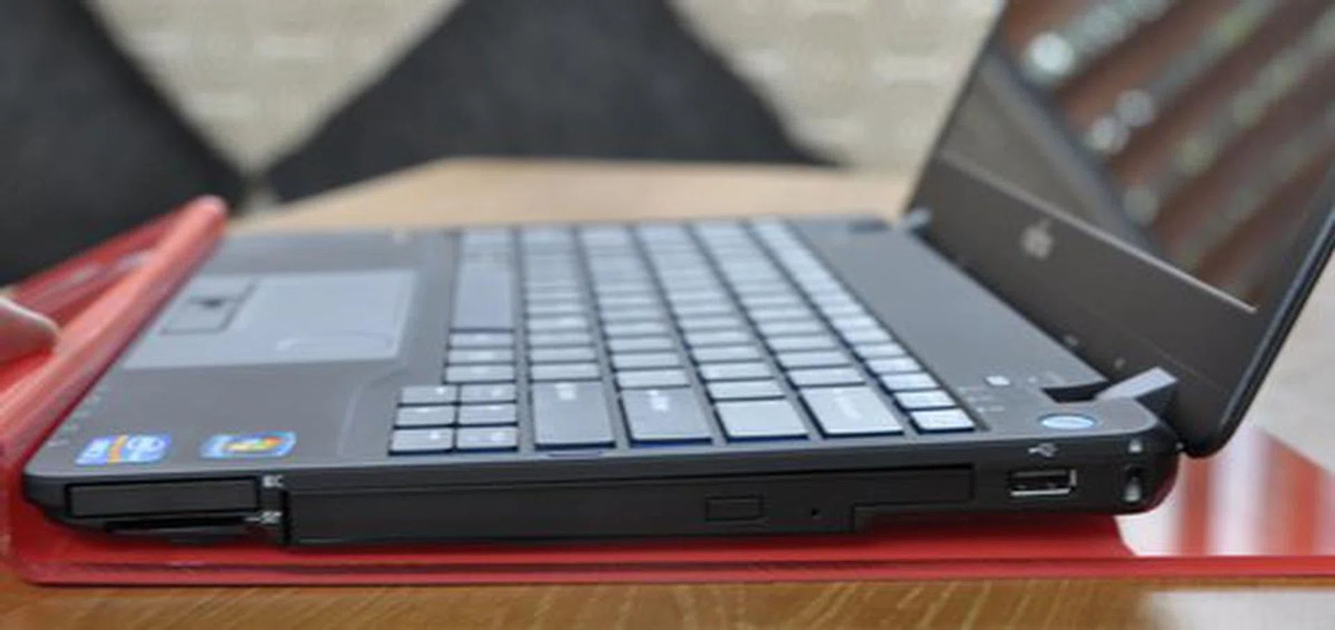 It also comes with a swappable optical drive which you can remove -- which reduces the overall weight to about 1.2kg. 