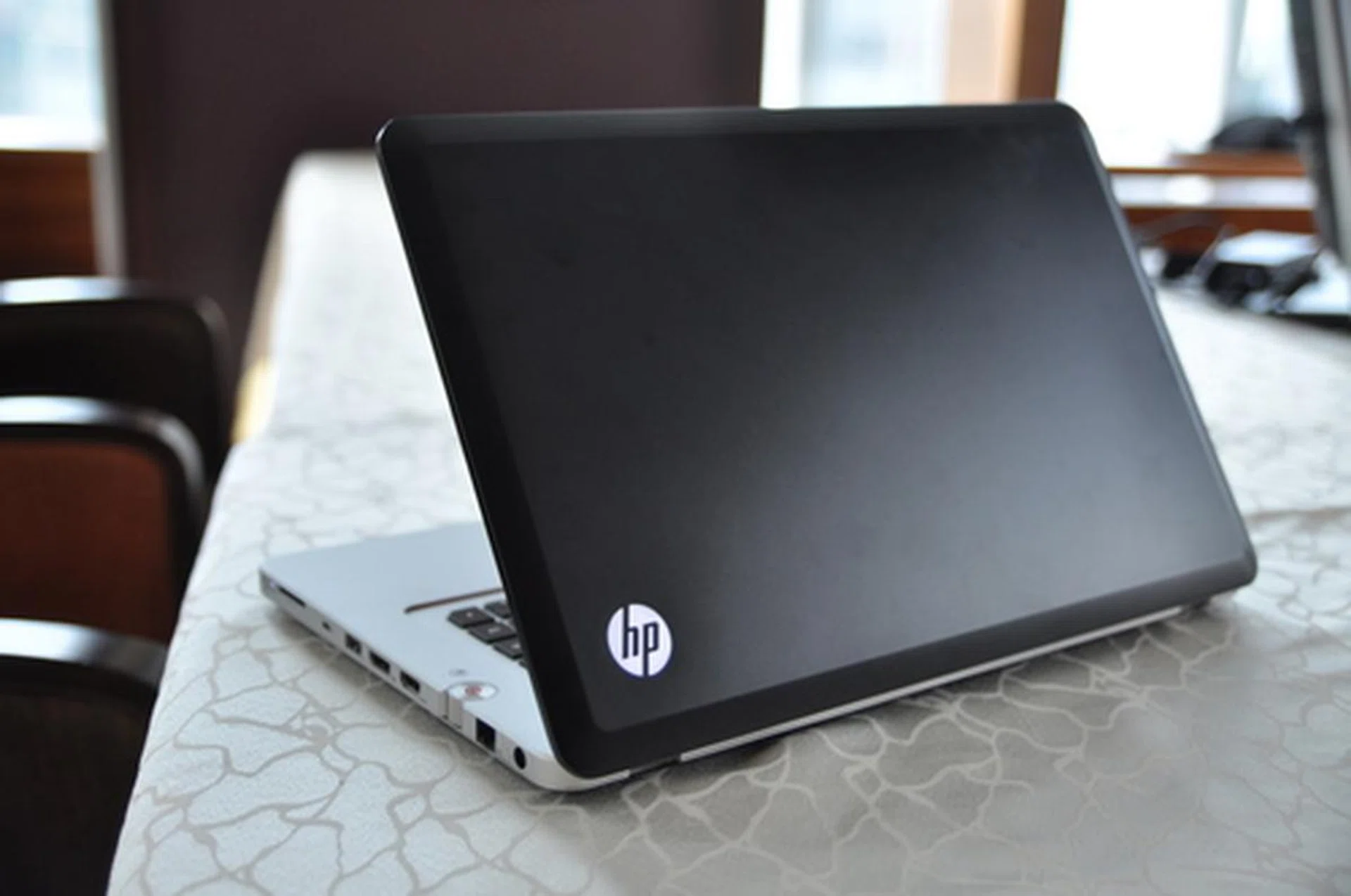 The HP Envy 15 is one of the more premium product offerings from HP and rightly so. It's entirely convered in aluminium that makes it as durable as it is light.