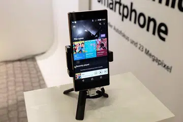 Behold, the Z5 triumvirate, or at least, just the Sony Xperia Z5 Premium with its 4K resolution display.