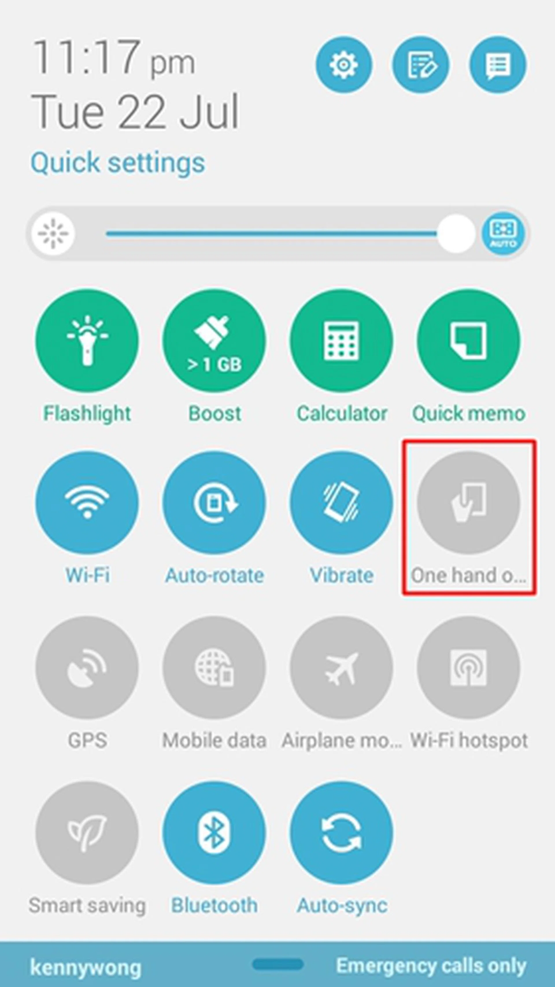 One hand mode can easily be accessed via a swipe down from the top which reveals the quick settings panel for this toggle and much more.