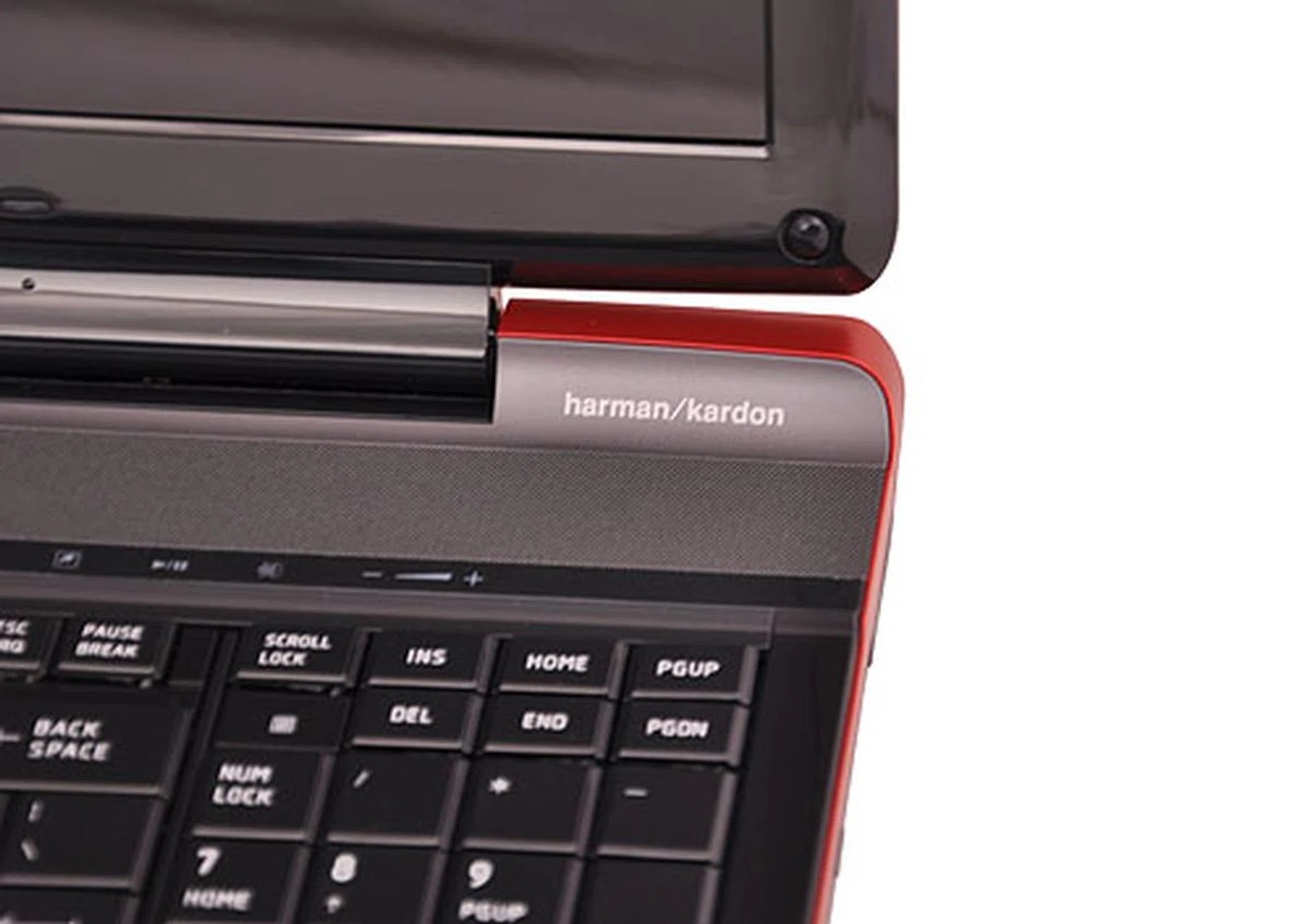 You can't go wrong with harman/kardon speakers for your audio, though we would have preferred the unit to have a subwoofer for a better punch.