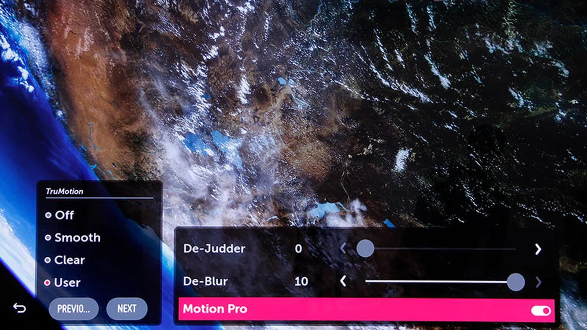 The W8 has a Motion Pro setting under TruMotion, which, when enabled, uses black frame insertion to improve motion resolution.