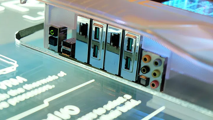 ASUS Prime Utopia modular I/O