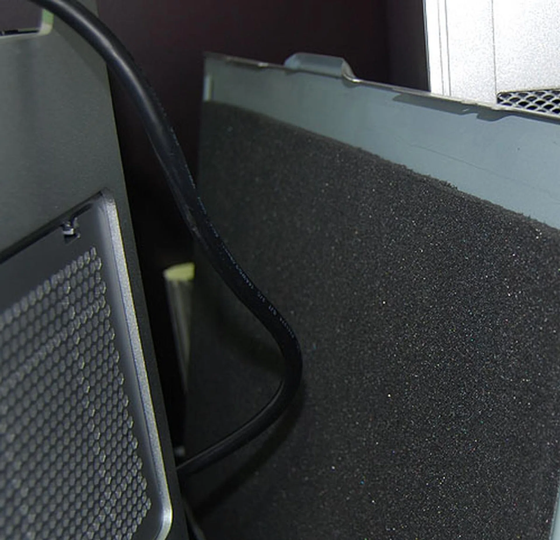  The side panels for the FT02 are also padded to keep the noise within the chassis.  