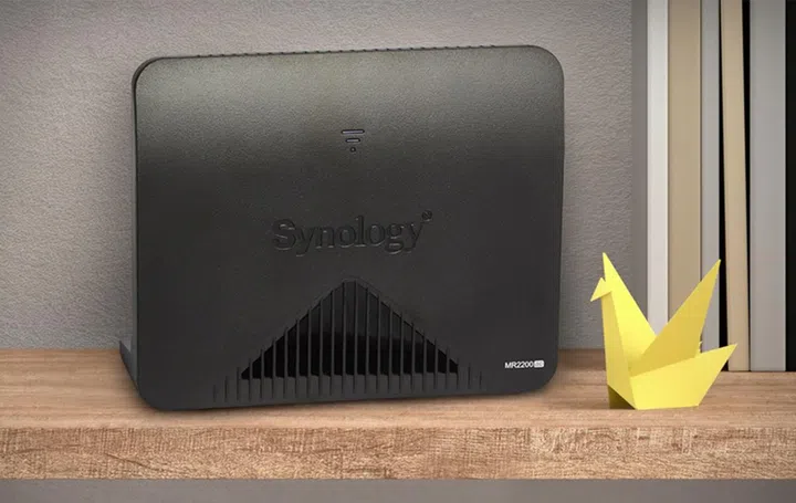 This is the Synology MR2200ac tri-band mesh networking system.
