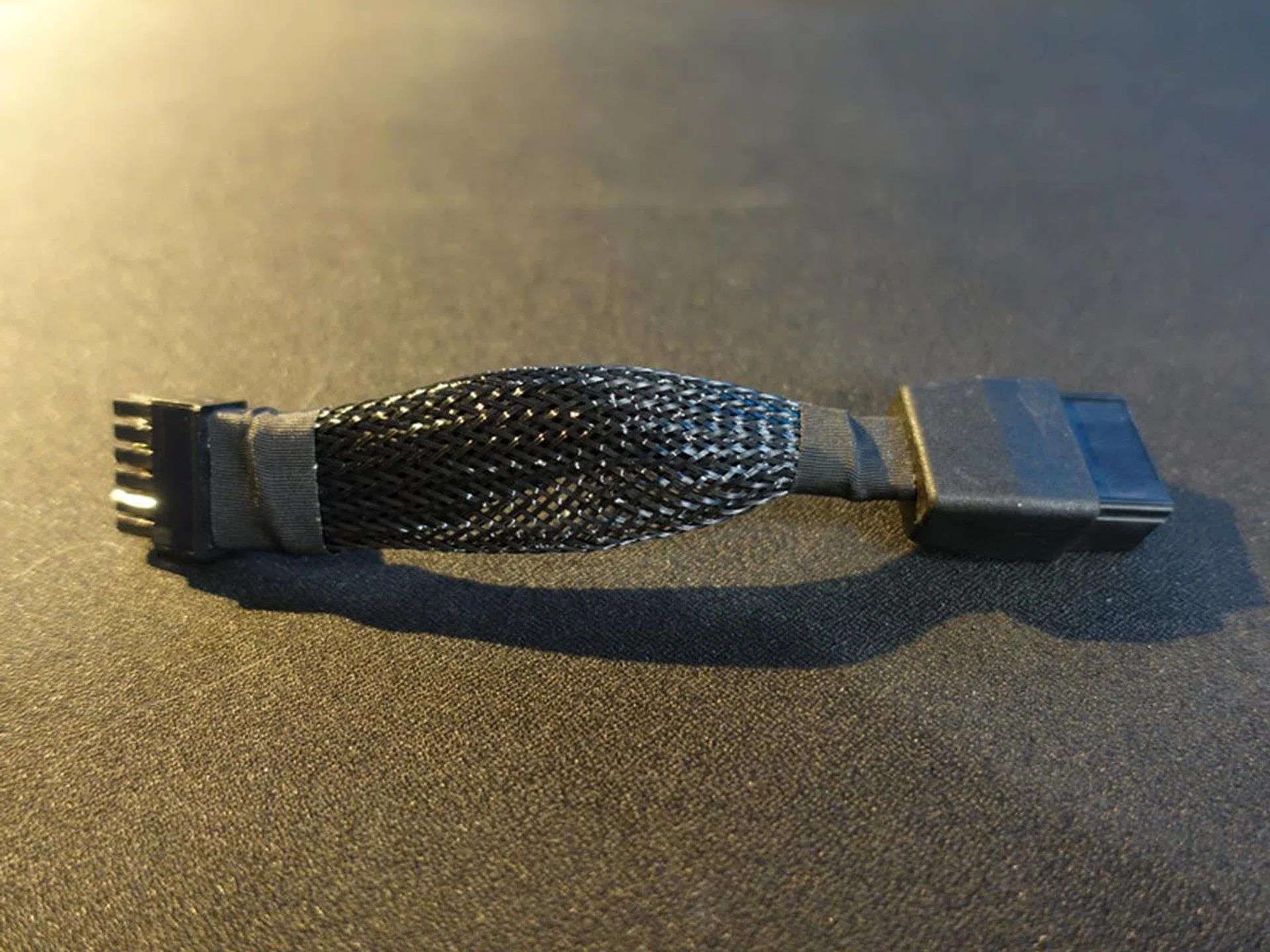 The RTX 3070 Founders Edition does not use a 12-pin splitter cable adapter - allowing for a slightly cleaner cable management.